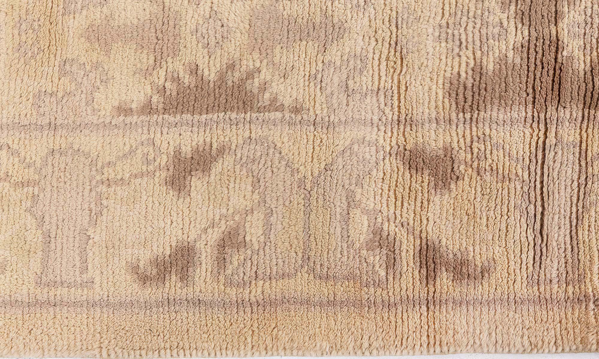 Doris Leslie Blau Vintage Spanish Beige Handmade Wool Rug In Good Condition For Sale In New York, NY