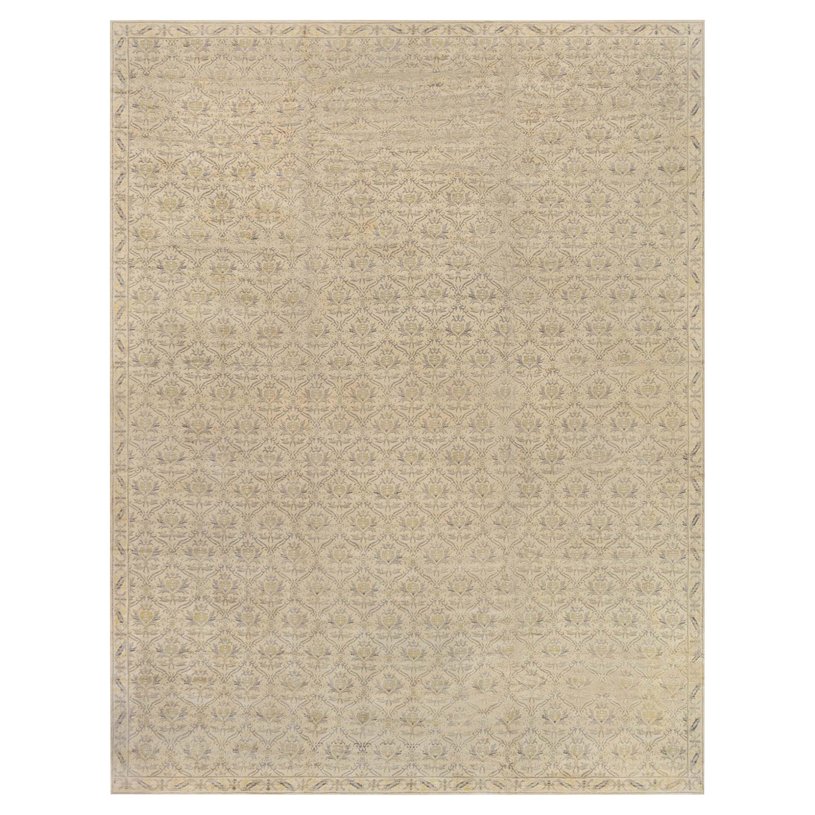Doris Leslie Blau Spanischer Teppich im Vintage-Stil - Subtil verziertes Grandeur in neutralen Tönen