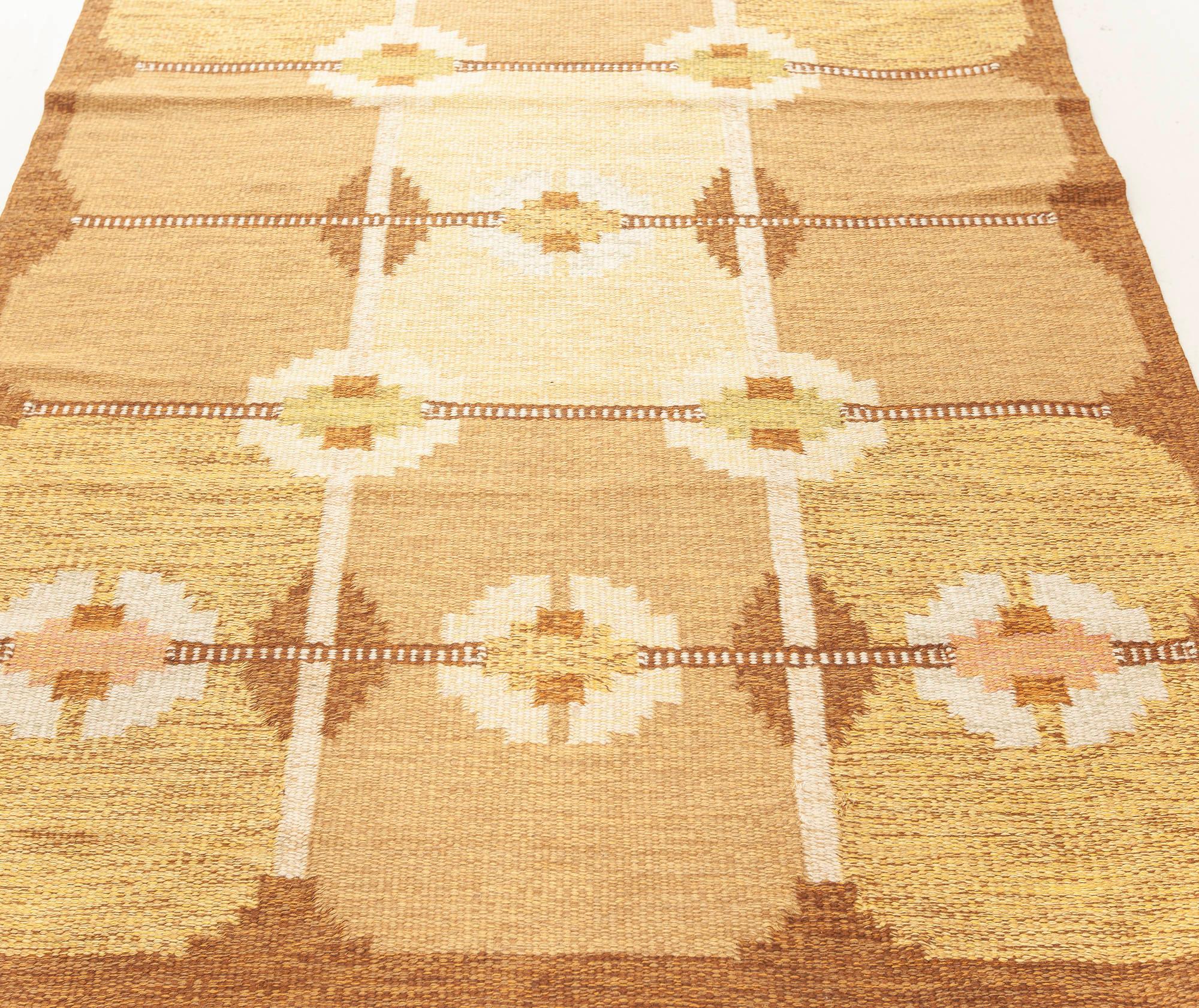 Vintage Swedish Flat Weave Rug by Ingegerd Silow
Size: 4'6