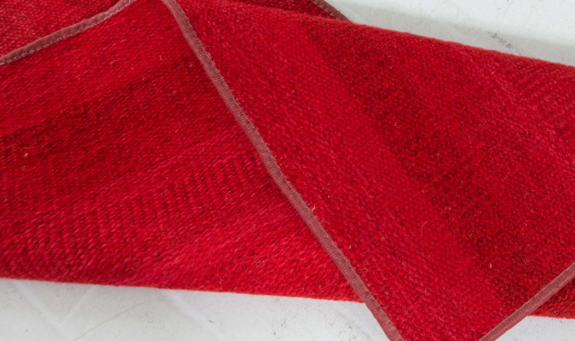 Doris Leslie Blau Traves de Mesa Vintage Fragmento Sueco en Tonos Rojos Tejido a mano en venta