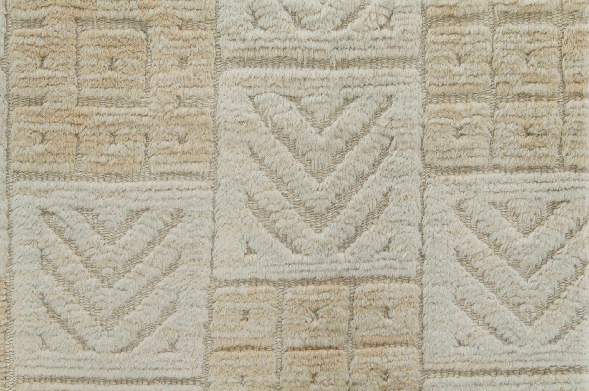 Vintage Swedish High-Low Pile Wool Rug
Size: 5'4