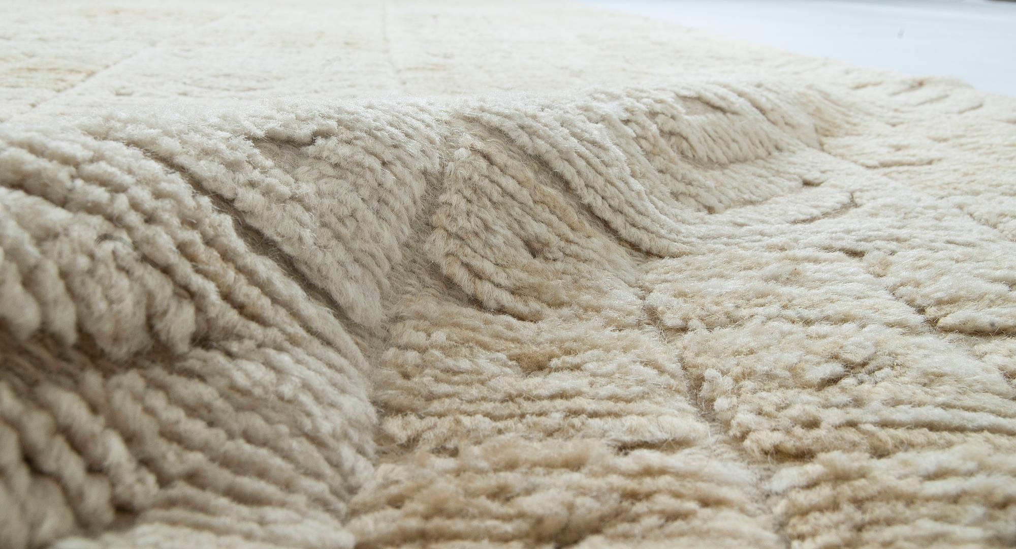 Doris Leslie Blau Vintage Swedish High-Low Pile Wool Rug In Good Condition For Sale In New York, NY