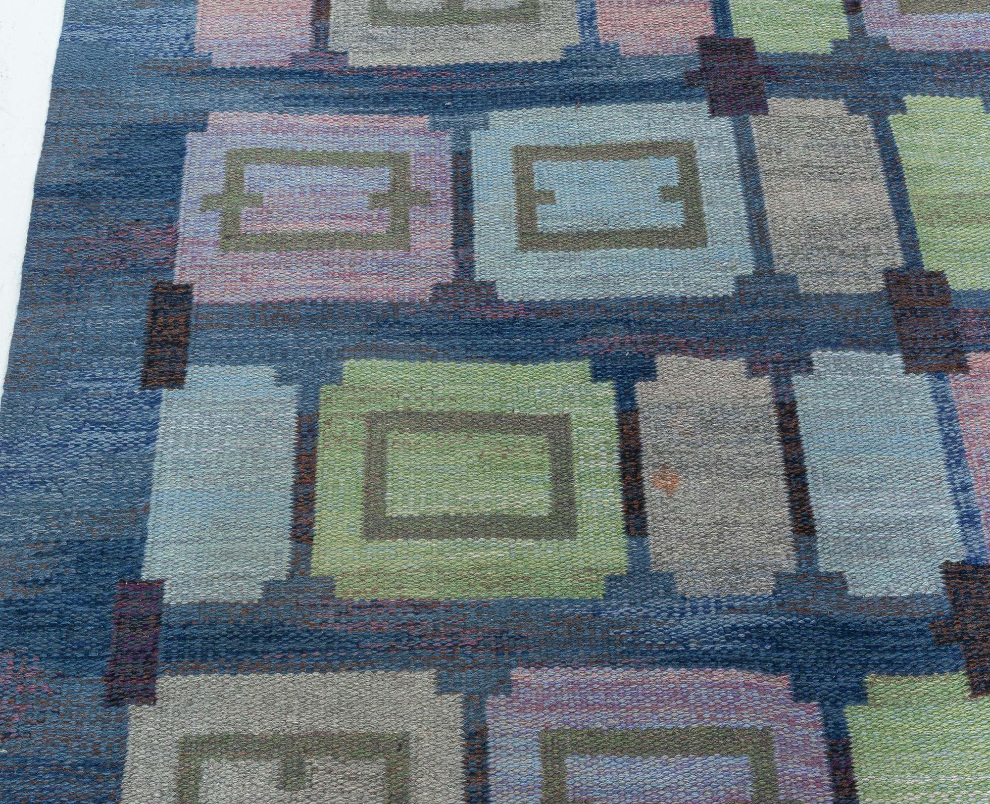 Doris Leslie Blauer schwedischer Vintage-Teppich von Judith Johansson Spise Hall (Moderne der Mitte des Jahrhunderts) im Angebot
