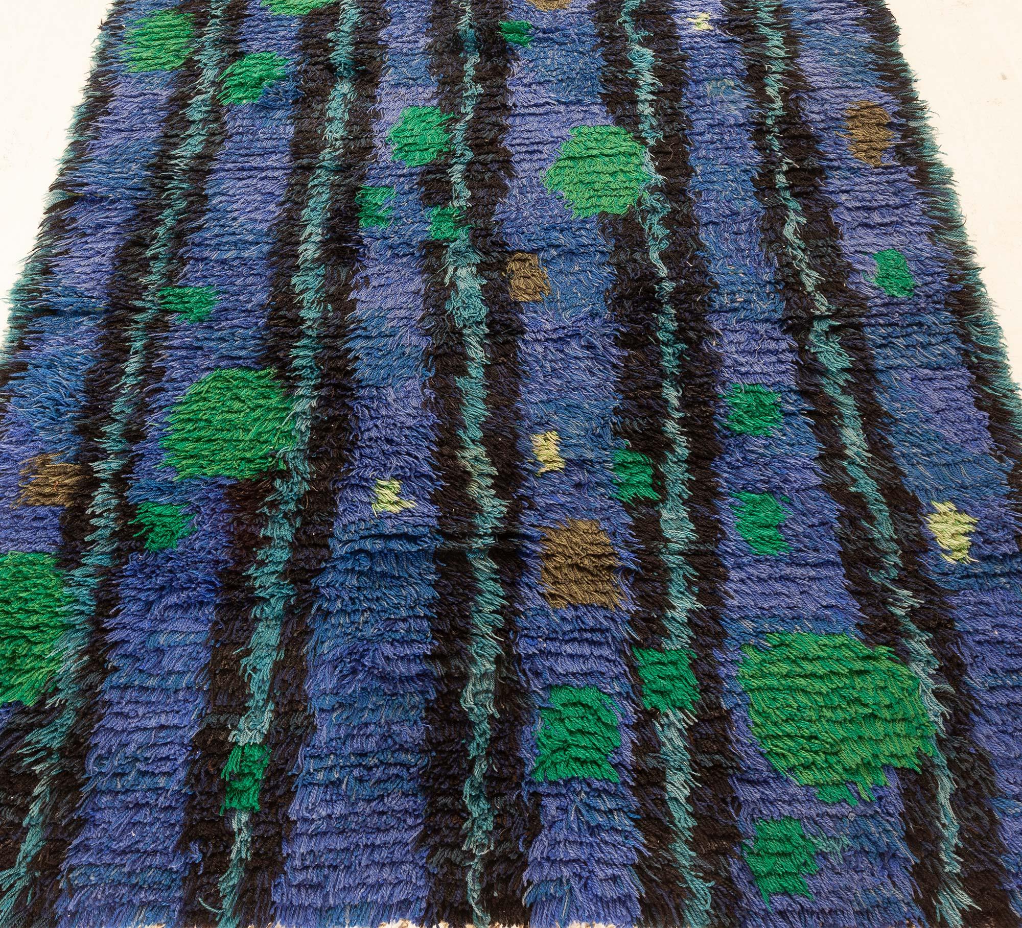 Suédois Tapis Rya suédois vintage Doris Leslie Blau en bleu et vert en vente