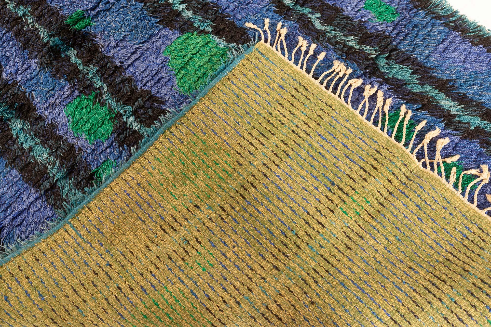 Laine Tapis Rya suédois vintage Doris Leslie Blau en bleu et vert en vente