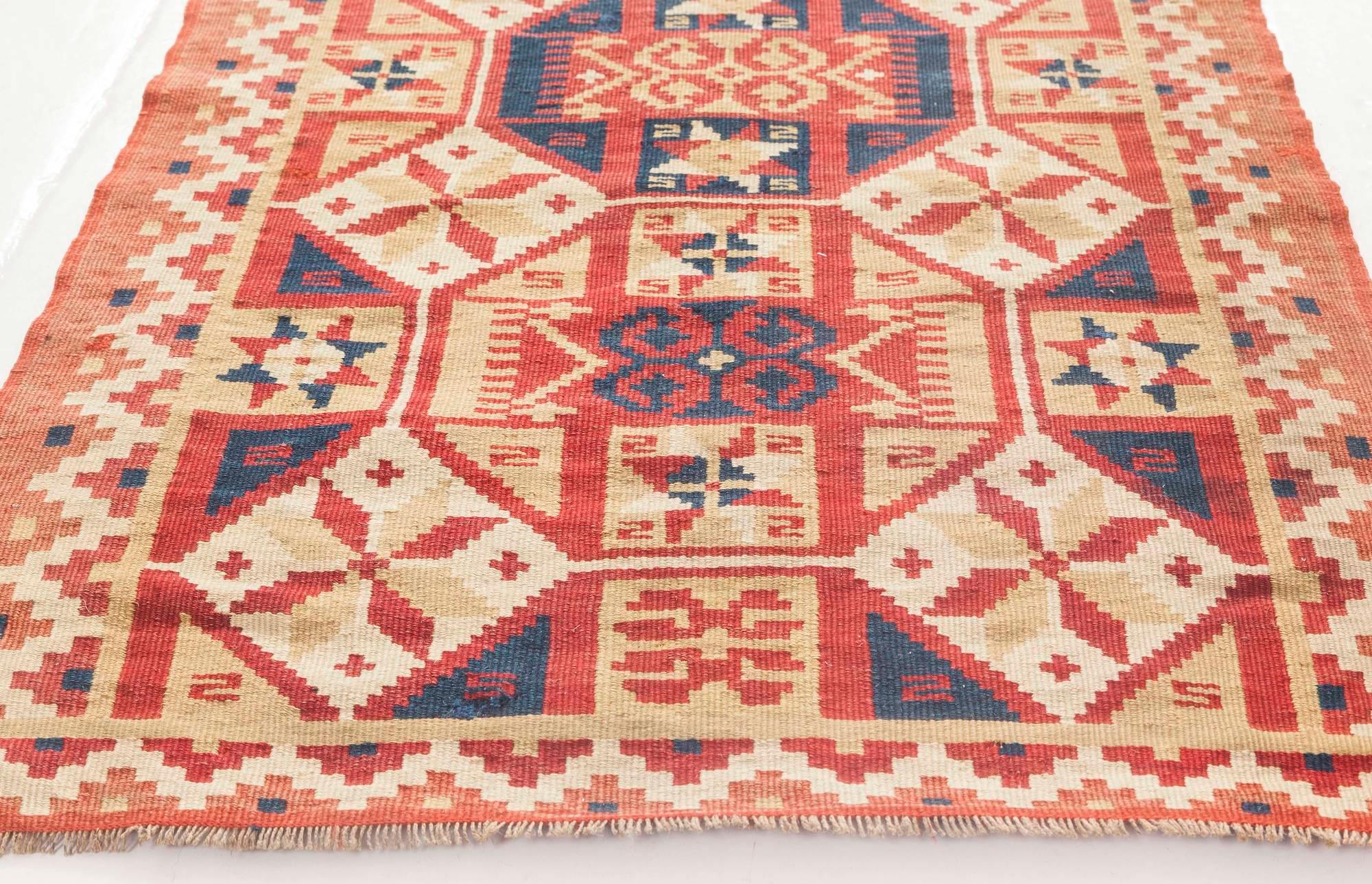 Doris Leslie Blauer schwedischer Vintage-Weißer Wandteppich (Schwedisch) im Angebot