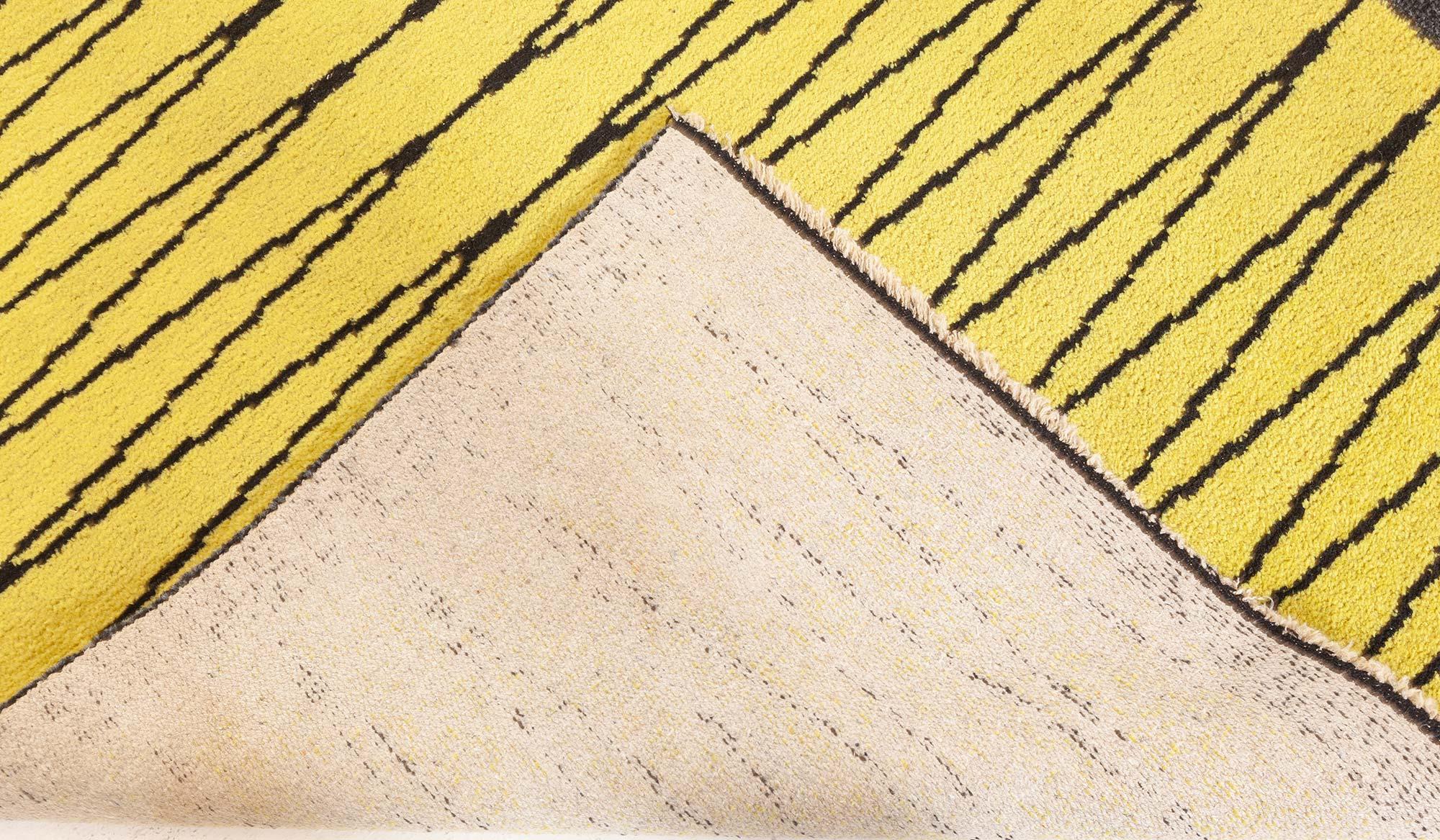 Tappeto Doris Leslie Blau Vibrant Vintage con vello svedese in giallo e carbone in vendita 1