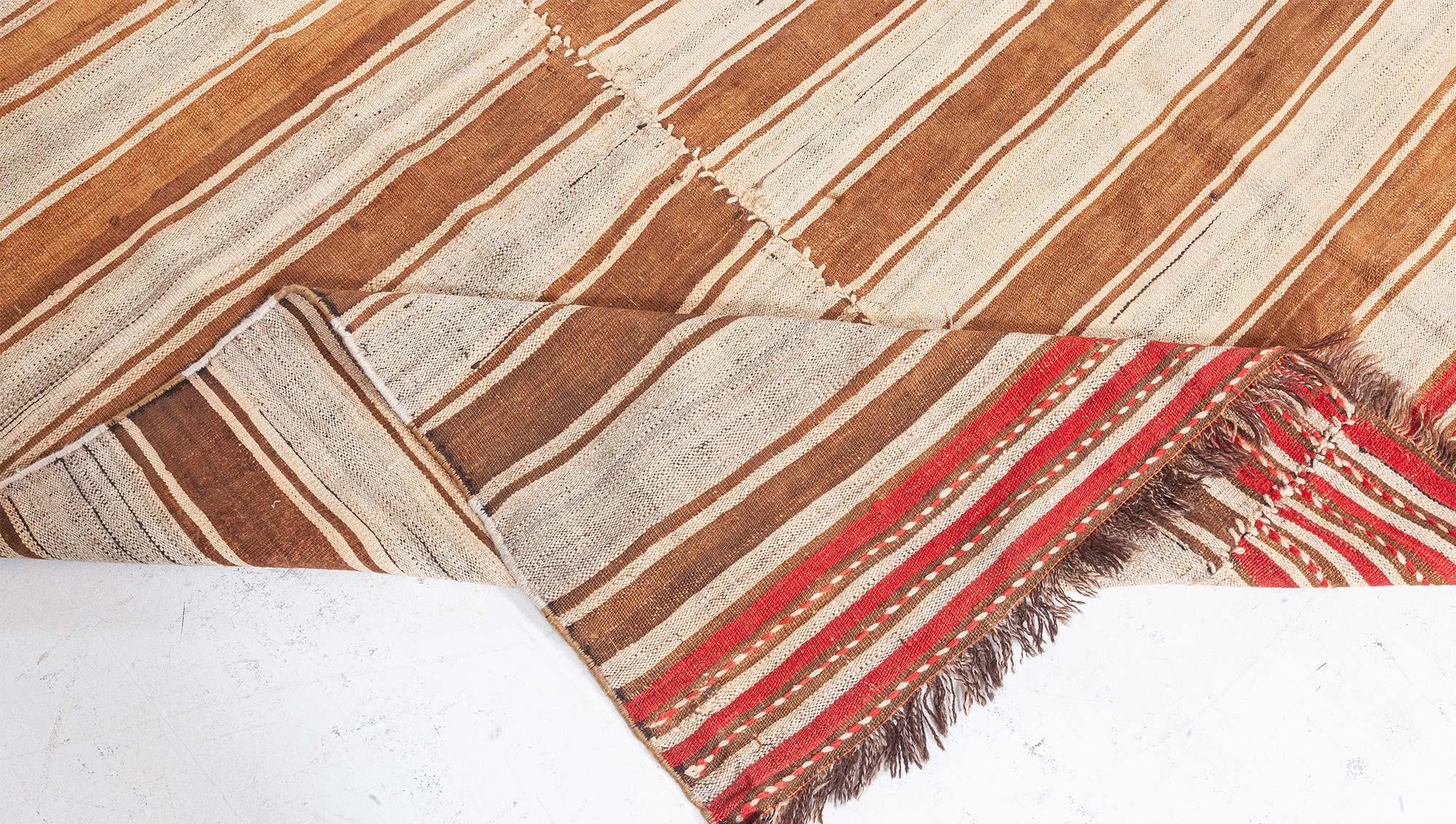 Doris Leslie Blauer türkischer Vintage-Kelim-Teppich im Zustand „Gut“ im Angebot in New York, NY