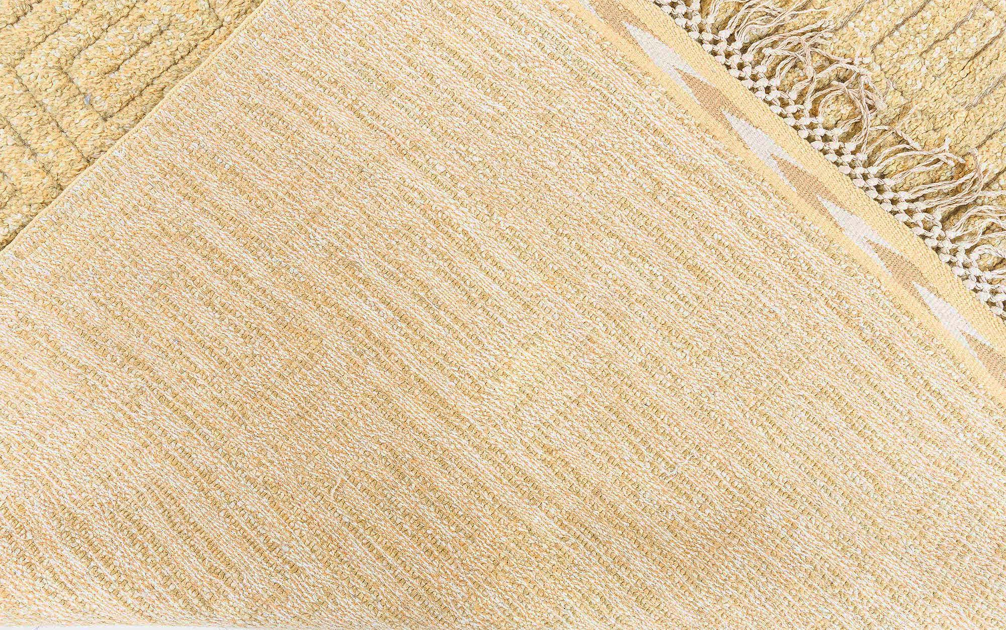 20ième siècle Doris Leslie Blau, demi-pièce suédoise jaune vintage par Elsa Gullberg en vente