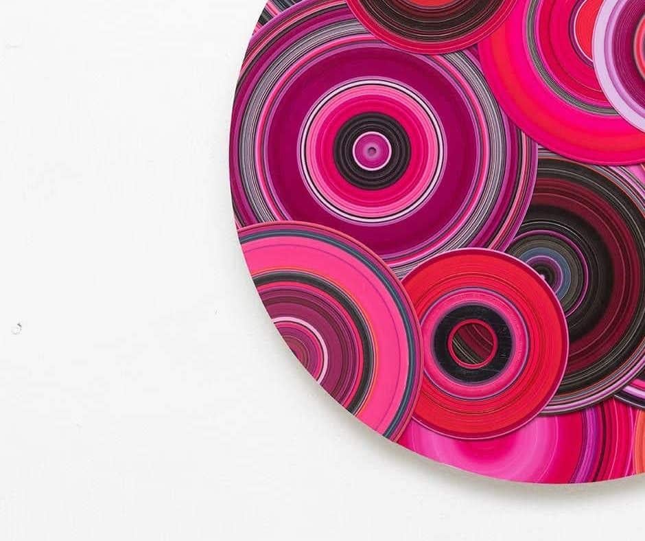 Assemblage No.03 by Doris Marten - Abstract painting on vinyl, vivid pink, tondo For Sale 5