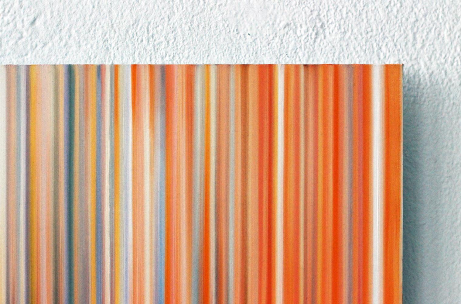 Oil on Alu-Dibond, 45 x 45 cm.
German artist Doris Marten explores the visual effects created by the harmony between light and color. Lines and the light are the main components of her paintings. But in the Light'n'Lines series, the raw material is