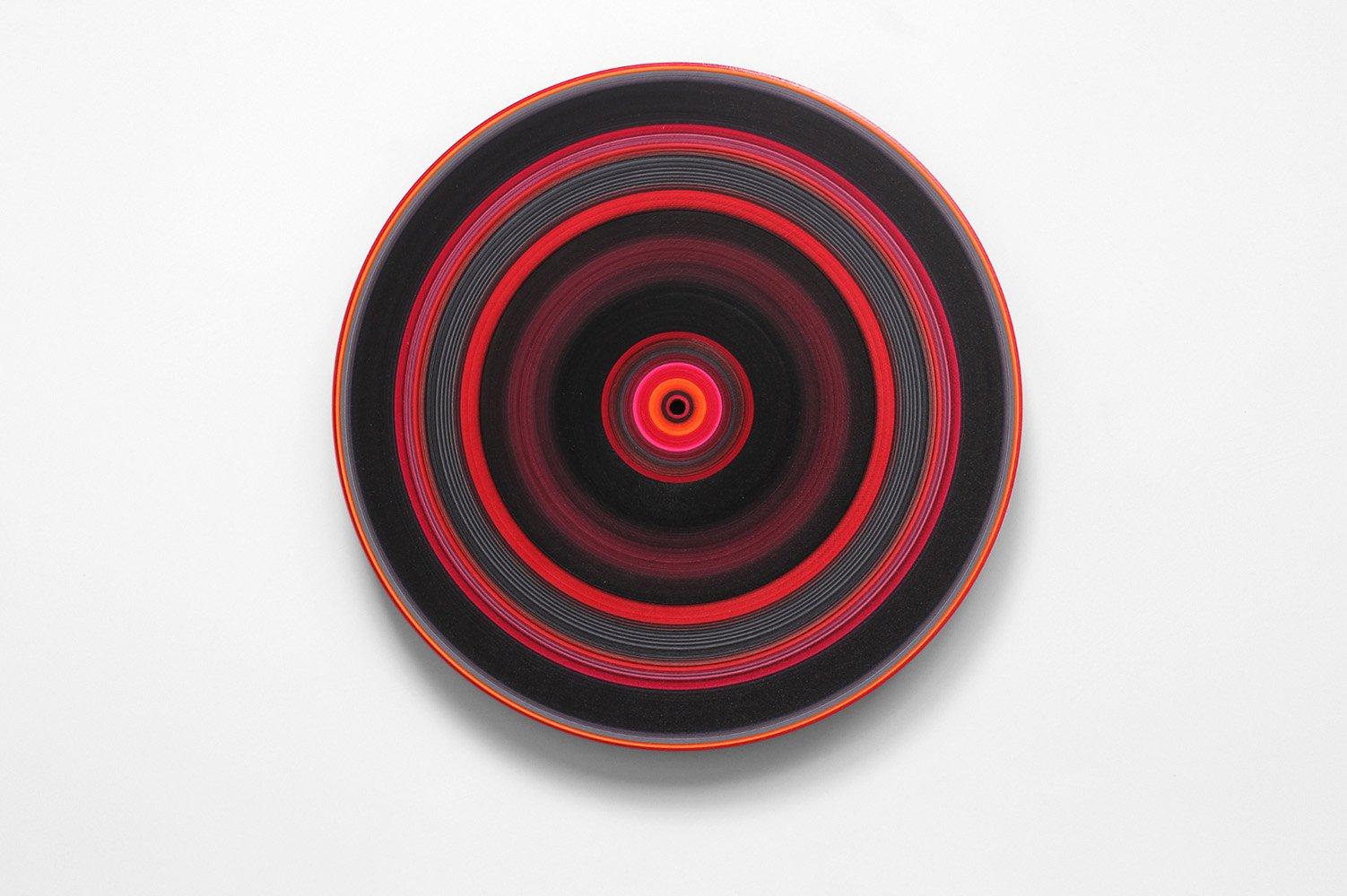 Red Hot Chili Peppers nº 48 es una pintura única al óleo sobre vinilo de la artista contemporánea alemana Doris Marten, de dimensiones 30 × 30 cm. 
La obra está firmada, se vende sin enmarcar e incluye un certificado de autenticidad.

Esta obra de