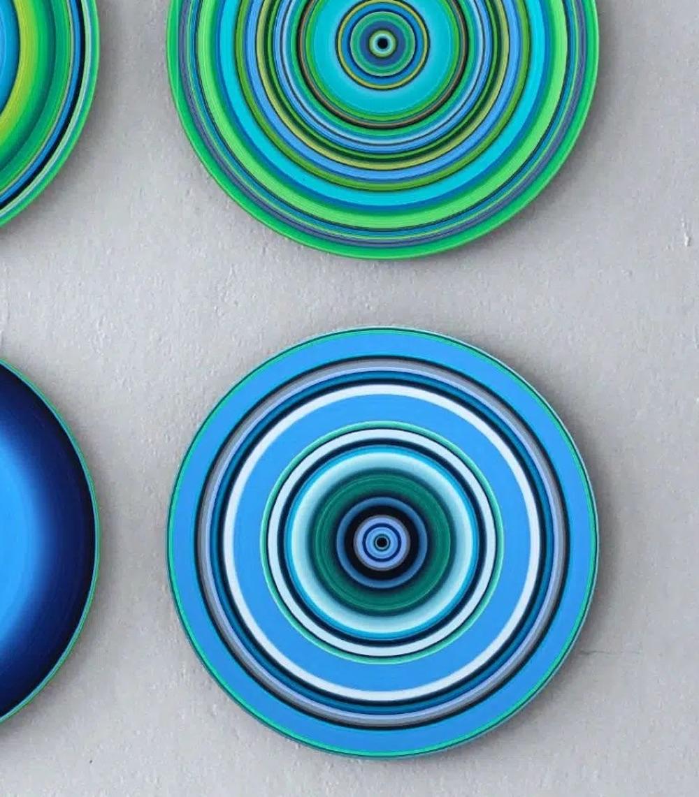 SOUND AND VISION - Wellensittiche von Doris Marten - Installation auf Vinyl im Angebot 4