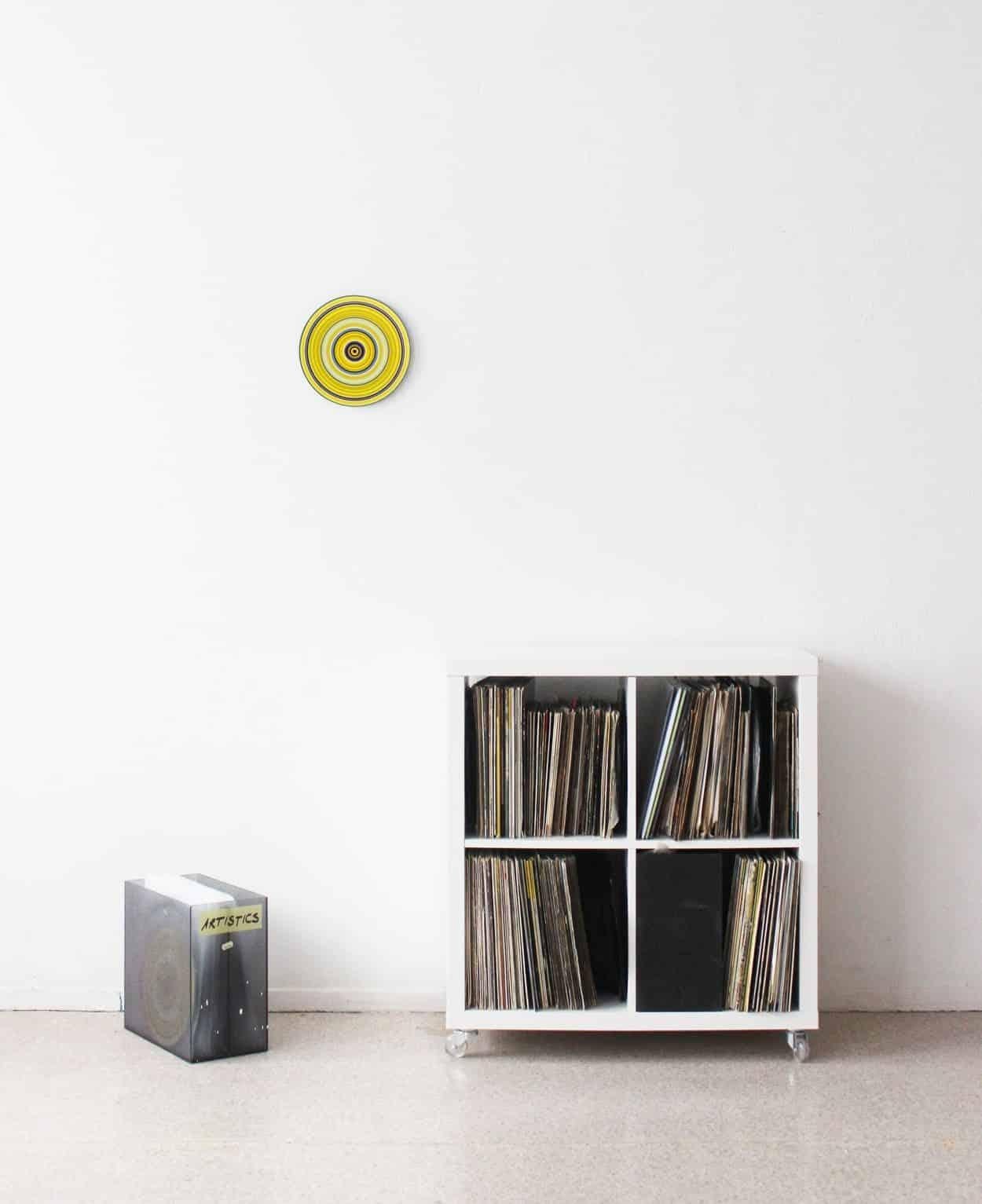 Yellow Edition No. 02m di Doris Marten - Olio su vinile, musica, cerchio, vivido in vendita 1
