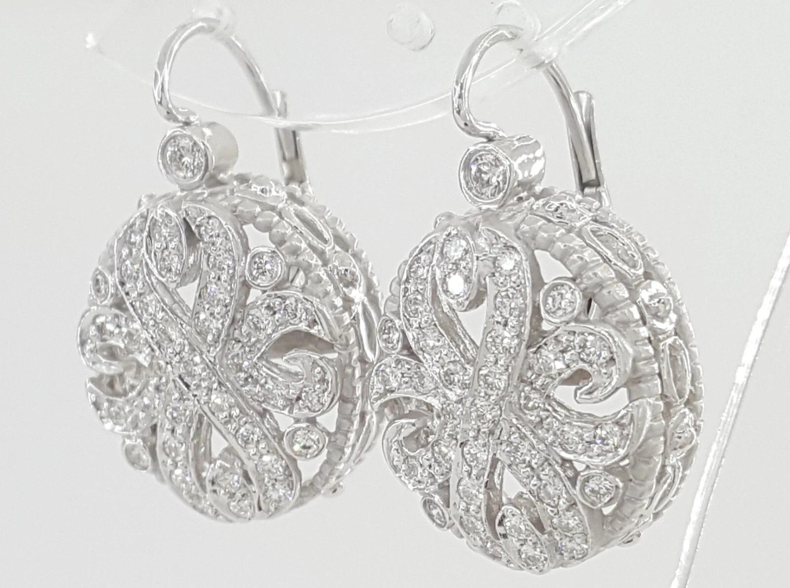 Doris Panos 1 Karat runder Diamant im Brillantschliff Pave Set Blumentropfen-/Dangle-Ohrring (Art déco) im Angebot