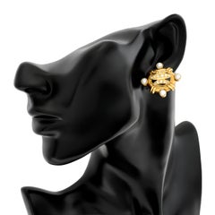 Doris Panos Boucles d'oreilles en or jaune 18 carats, diamants et perles