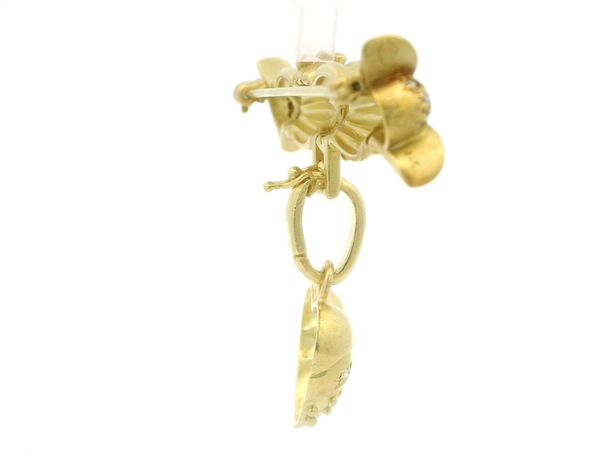 Doris Panos 18k Gelbgold Diamant Matte Finish Enhancer Herz Bar Pin Anhänger im Zustand „Hervorragend“ im Angebot in Montclair, NJ