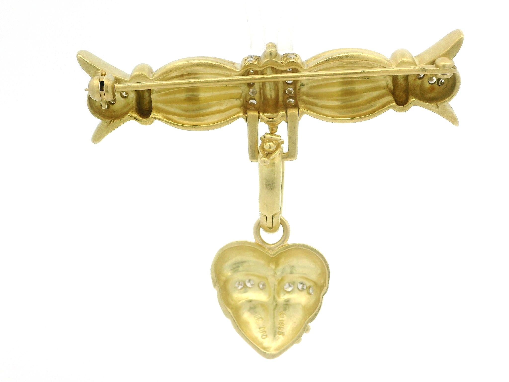Doris Panos 18k Gelbgold Diamant Matte Finish Enhancer Herz Bar Pin Anhänger Damen im Angebot