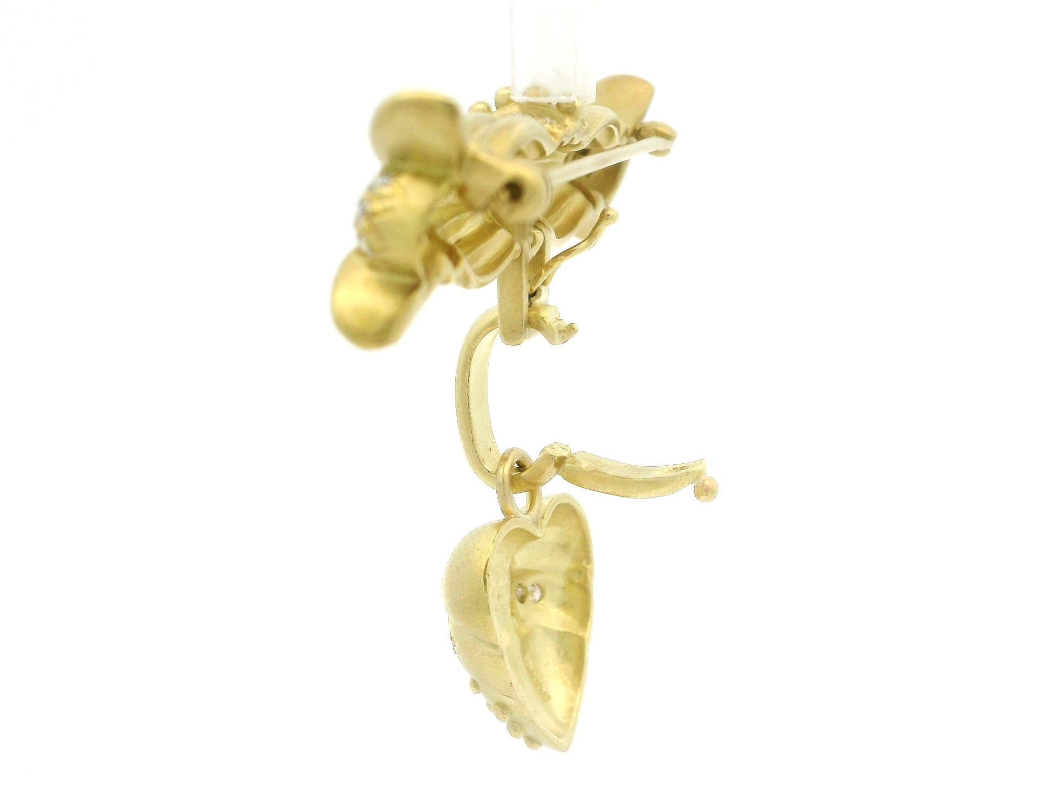 Doris Panos 18k Gelbgold Diamant Matte Finish Enhancer Herz Bar Pin Anhänger im Angebot 1