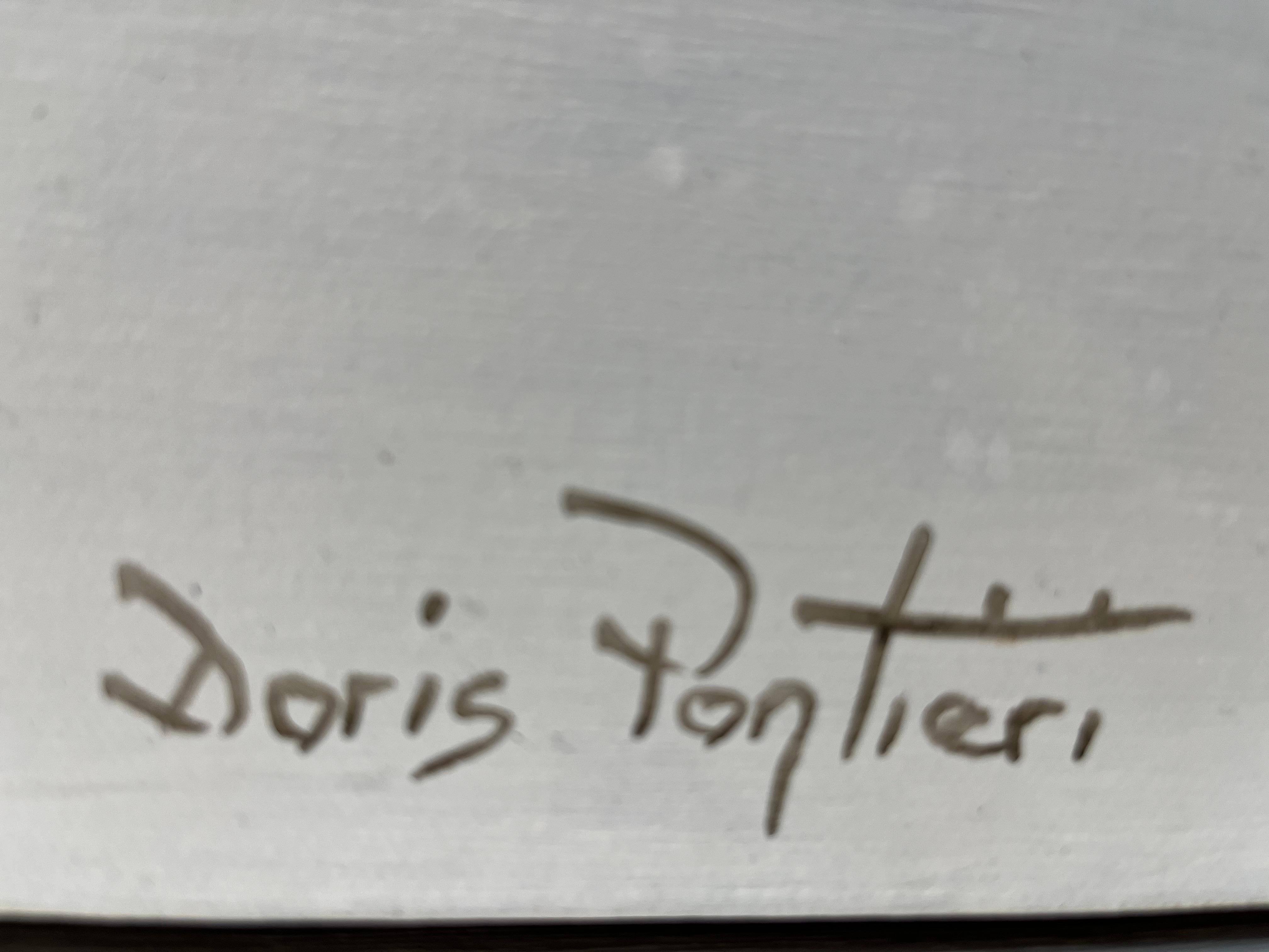 Doris Pontieri è un'artista canadese che si è formata nella maestria della pittura a olio e ora ha trovato espressione artistica nella forma del carboncino, dell'acquerello e dell'acrilico sulle sue opere.

Le opere di Doris sono state esposte in