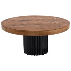 Table ronde en marqueterie Doris en chêne de récupération avec piédestal en bronze noirci moulé
