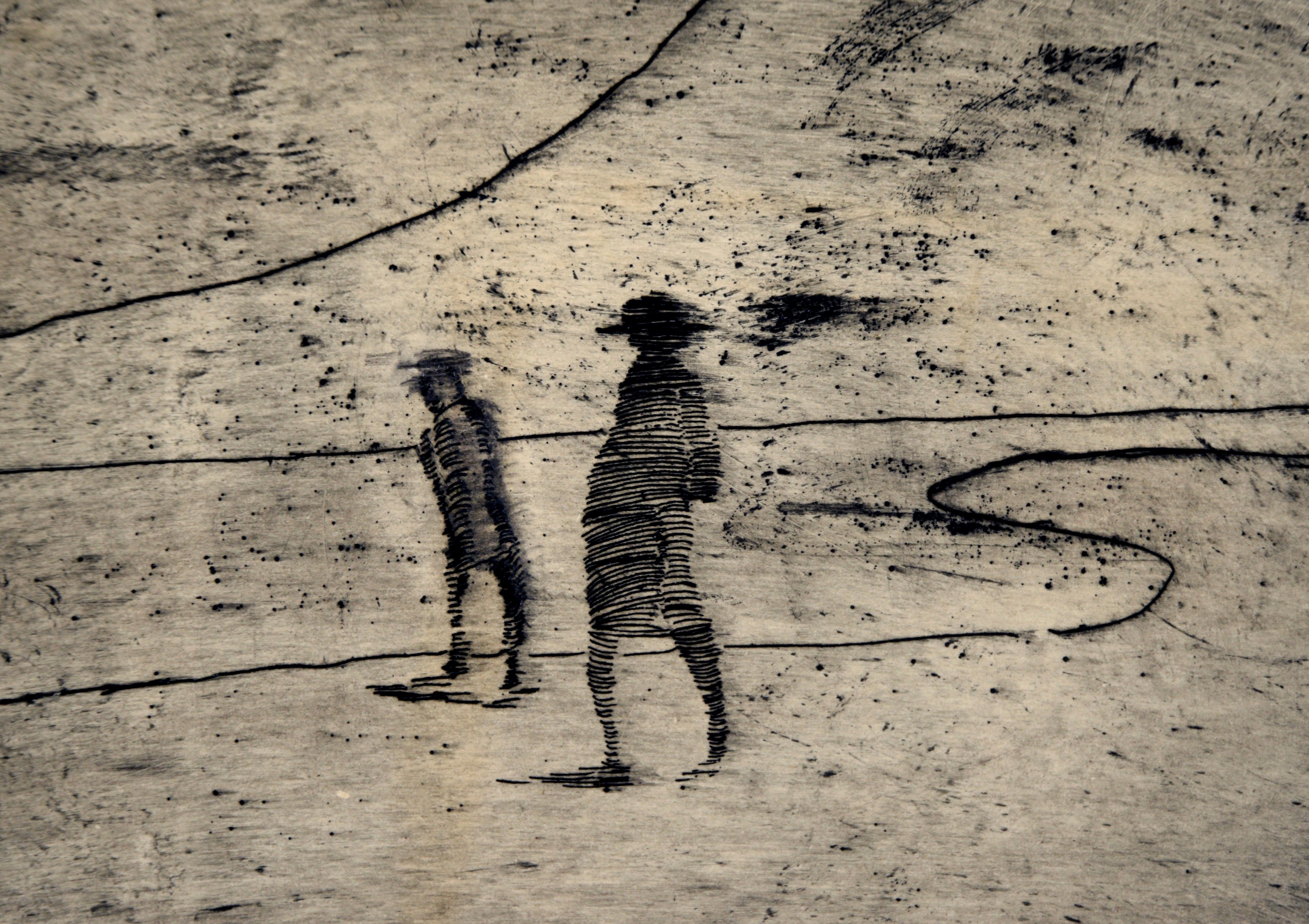 Minimalistische Landschaft mit zwei Figuren an der Shore – Kaltnadelradierung in Tinte auf Papier
Minimalistische Landschaft mit zwei Figuren, die am Ufer entlang gehen, von Doris Ann Warner (Amerikanerin, 1925-2010). Zwei Personen sind mit einer