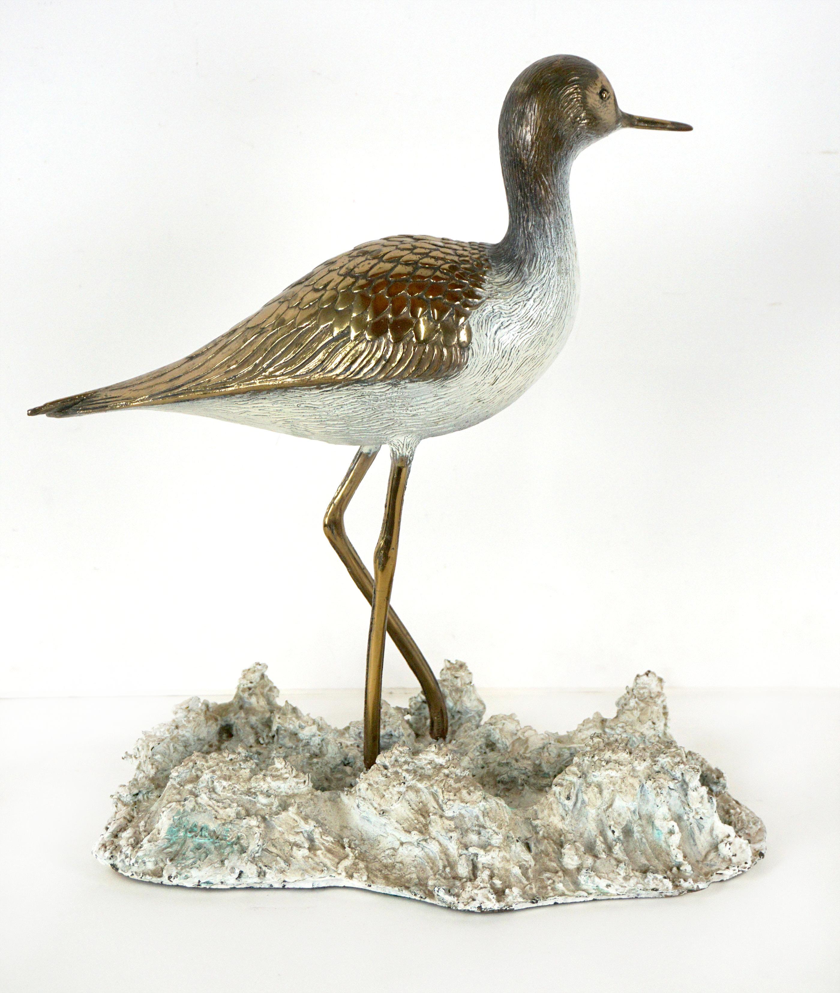 Escultura de bronce -- Ave costera californiana en las olas - Sculpture de Doris Warner