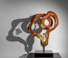 Escultura orgánica moderna de madera de teca y cristal de cuarzo