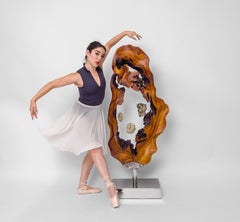 Moderne organische Skulptur aus Palisanderholz und Pyritkristall