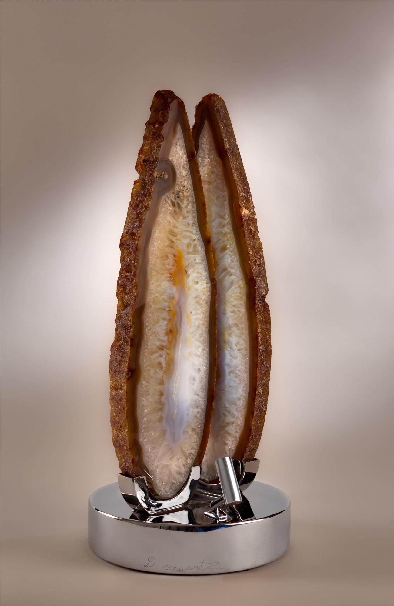 Dorit Schwartz Abstract Sculpture - Spirit Flames – A Modern Organic Sculpture in Brazilian Agate