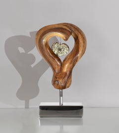Moderne organische Skulptur „The Loving Light“ aus Teakholz und Quarzkristall