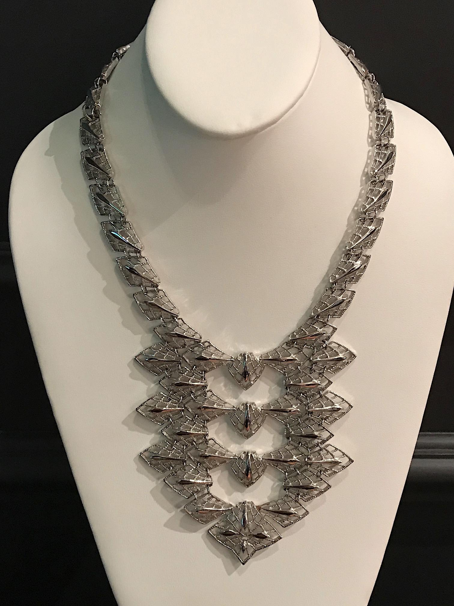 women's 1970s jewelry