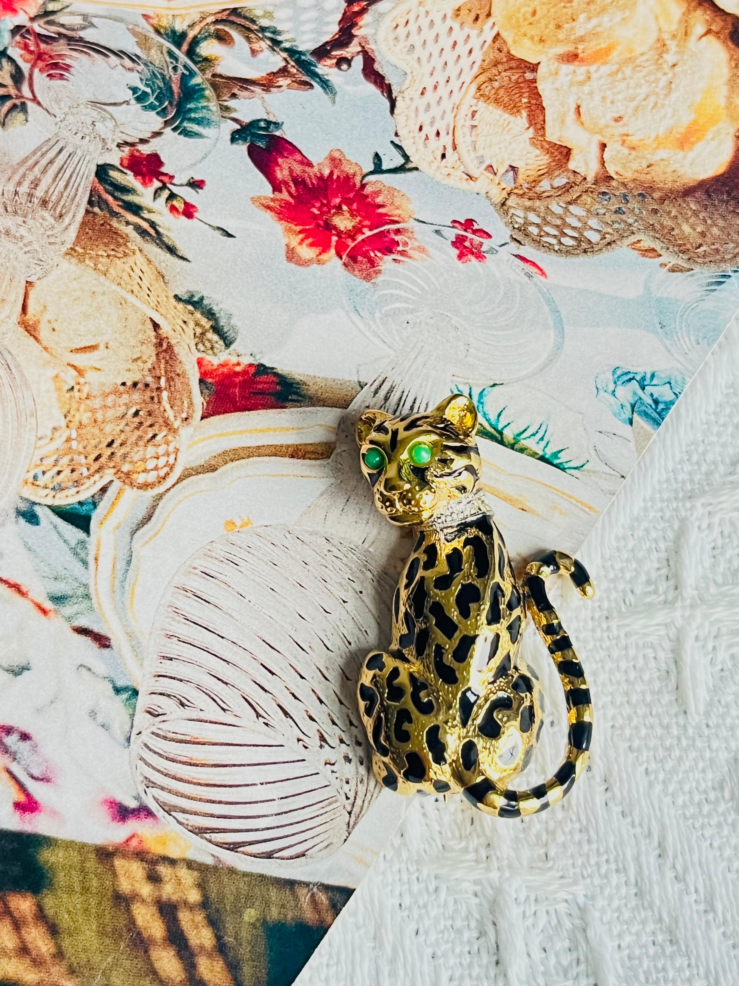 D'Orlan Vintage 1980 Vivid Black Enamel Leopard Green Eyes Crystals Neck Brooch In Excellent Condition For Sale In Wokingham, England
