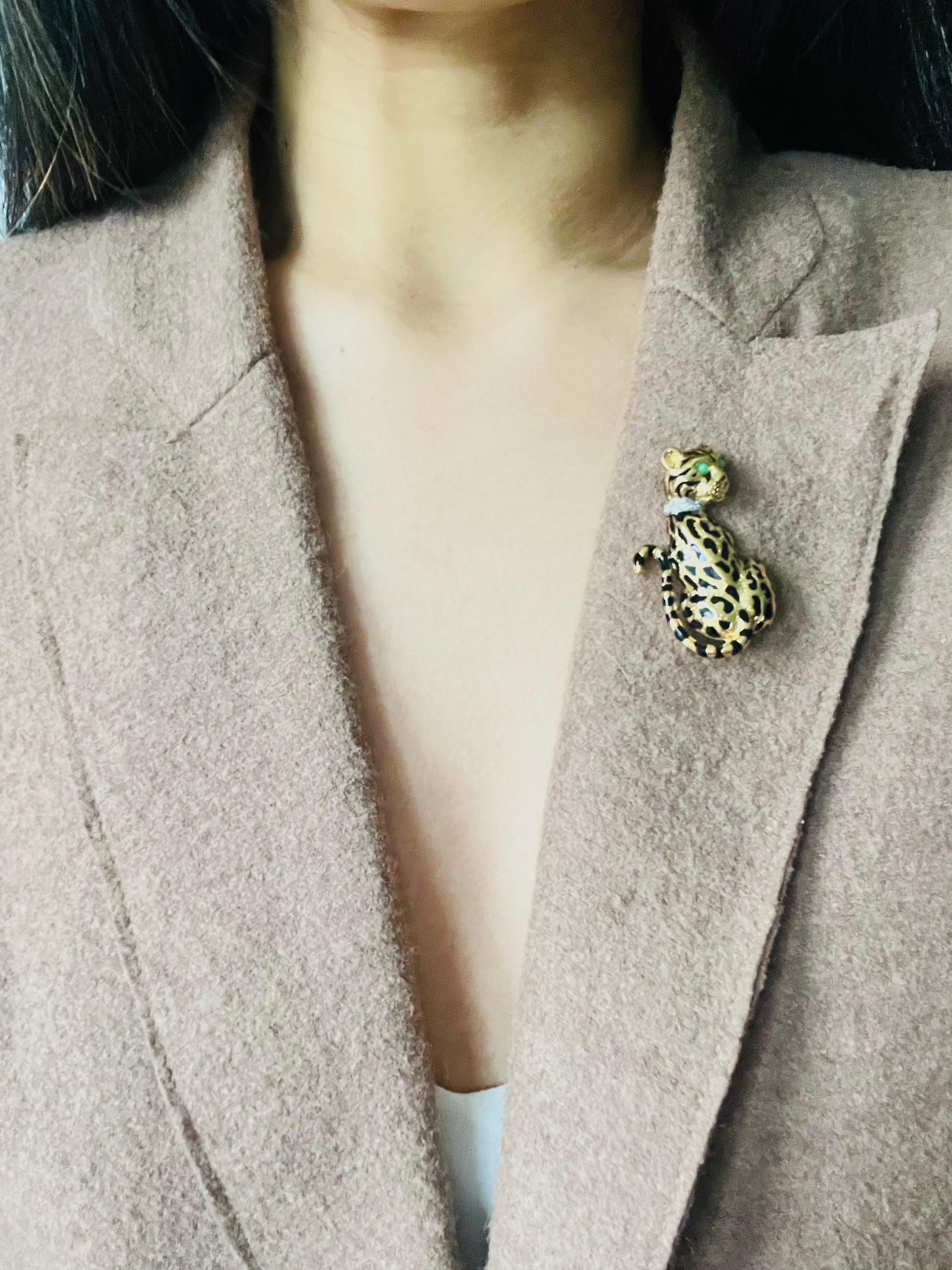 D'Orlan Vintage 1980 Vivid Black Enamel Leopard Green Eyes Crystals Neck Brooch For Sale 1