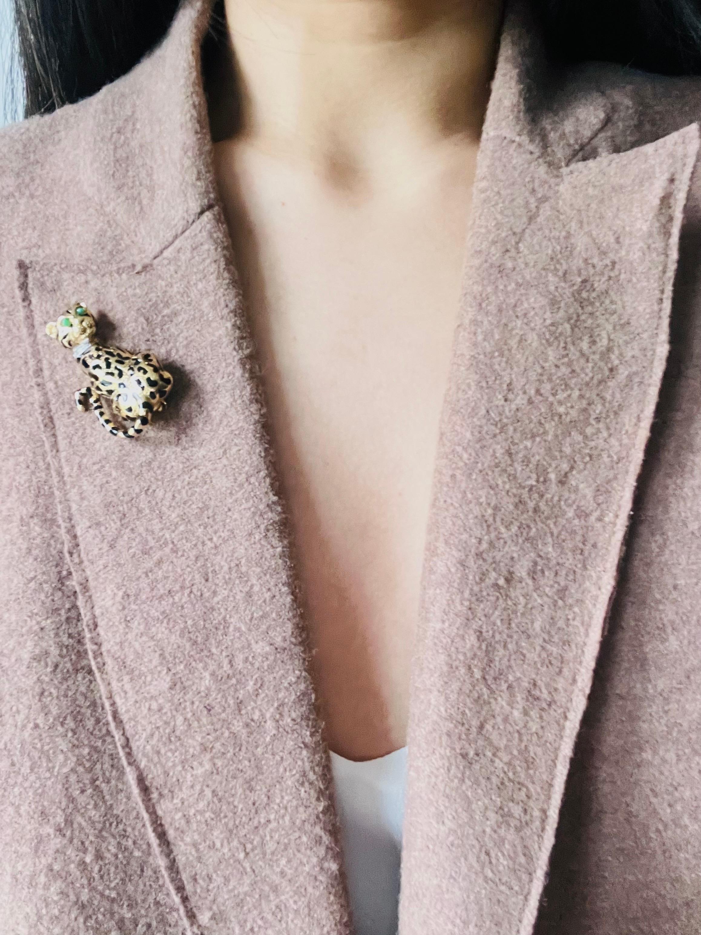 D'Orlan Vintage 1980 Vivid Black Enamel Leopard Green Eyes Crystals Neck Brooch For Sale 2