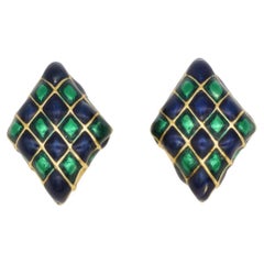 D
Orlan, boucles d
oreilles vintage à carreaux écossais en émail vert marine et diamants, années 1980
