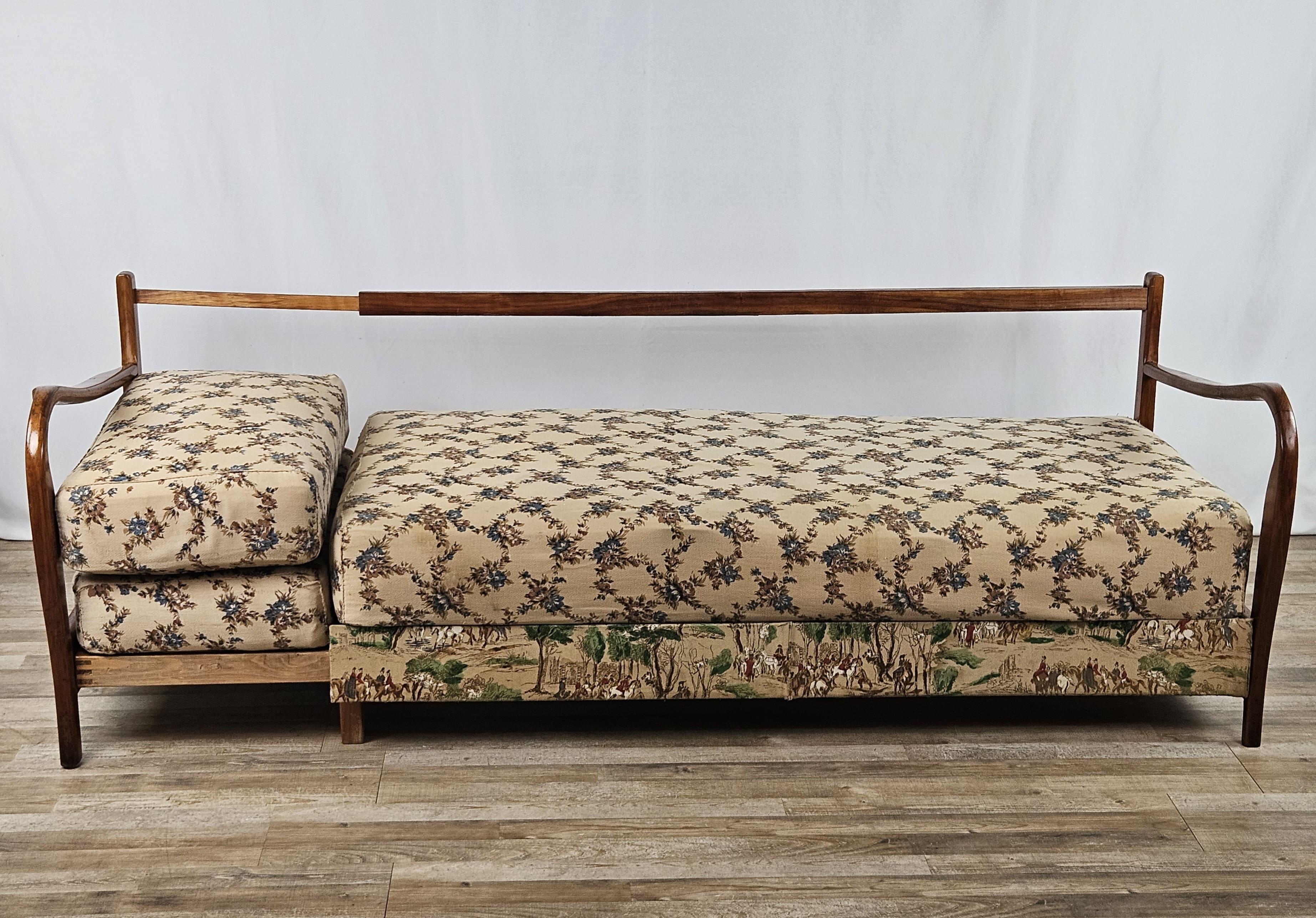 1950s beechwood dormeuse with fabric upholstery For Sale 10