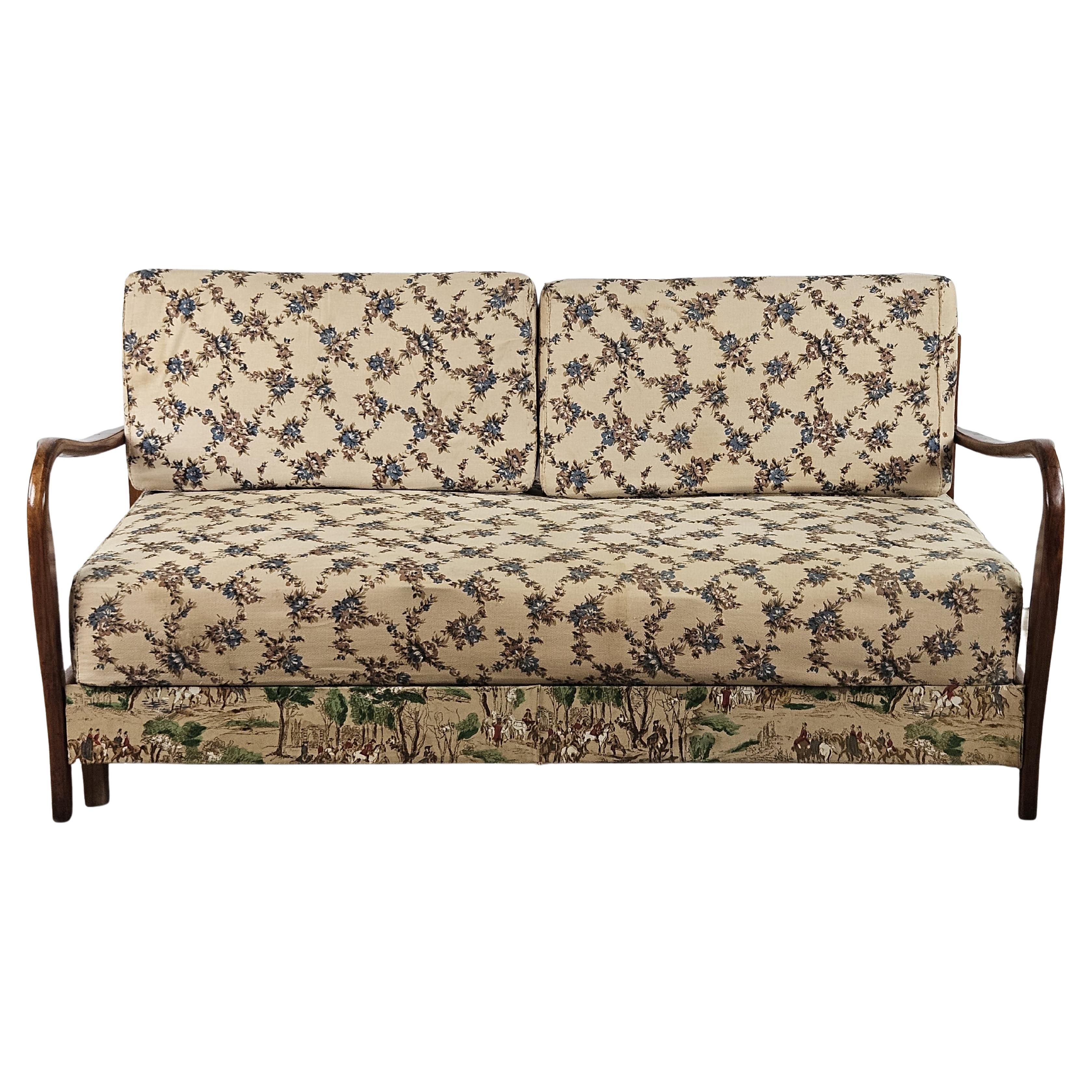 1950s beechwood dormeuse with fabric upholstery For Sale