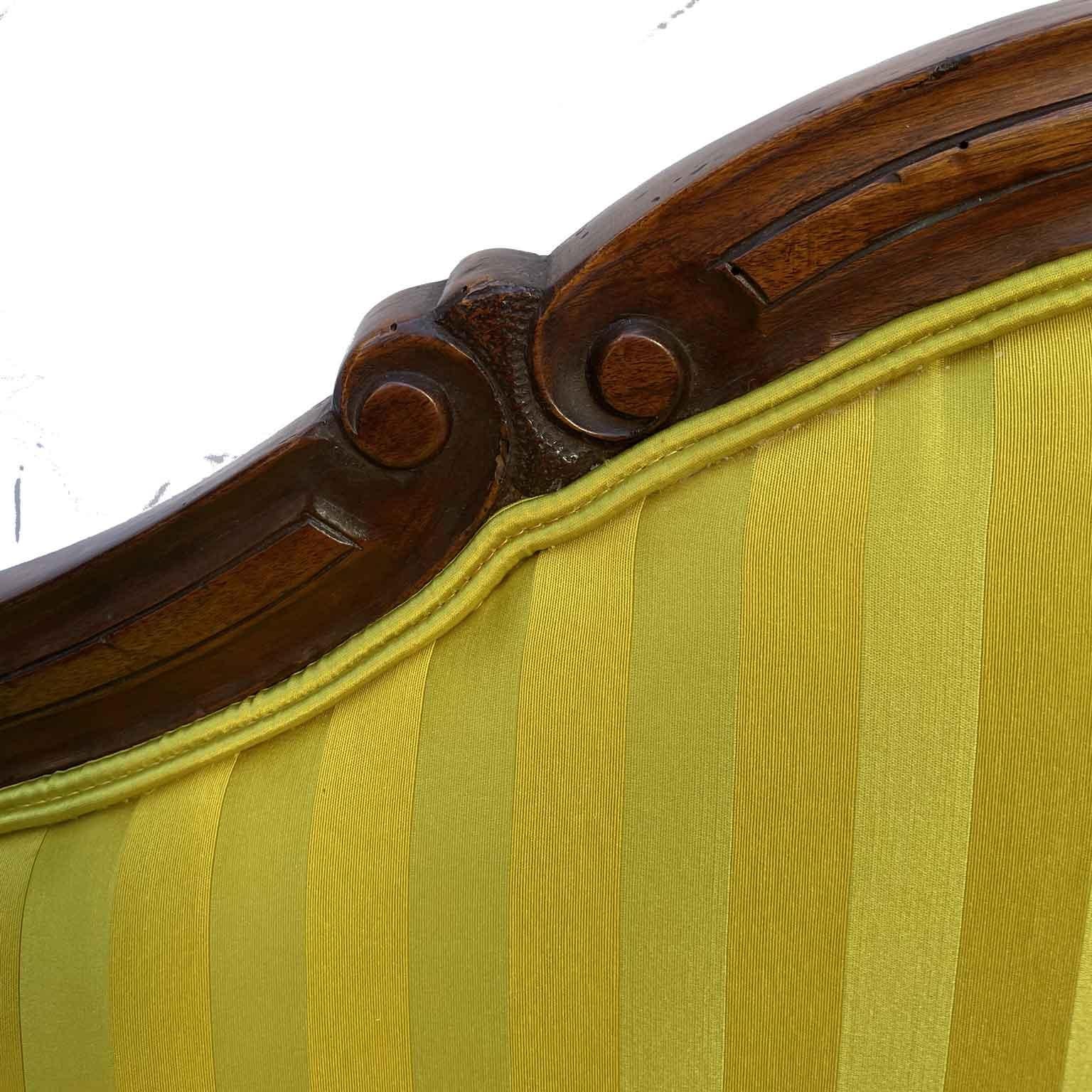 19th Century Italian Center Dormeuse in Carved Walnut circa 1850 Yellow Fabric For Sale