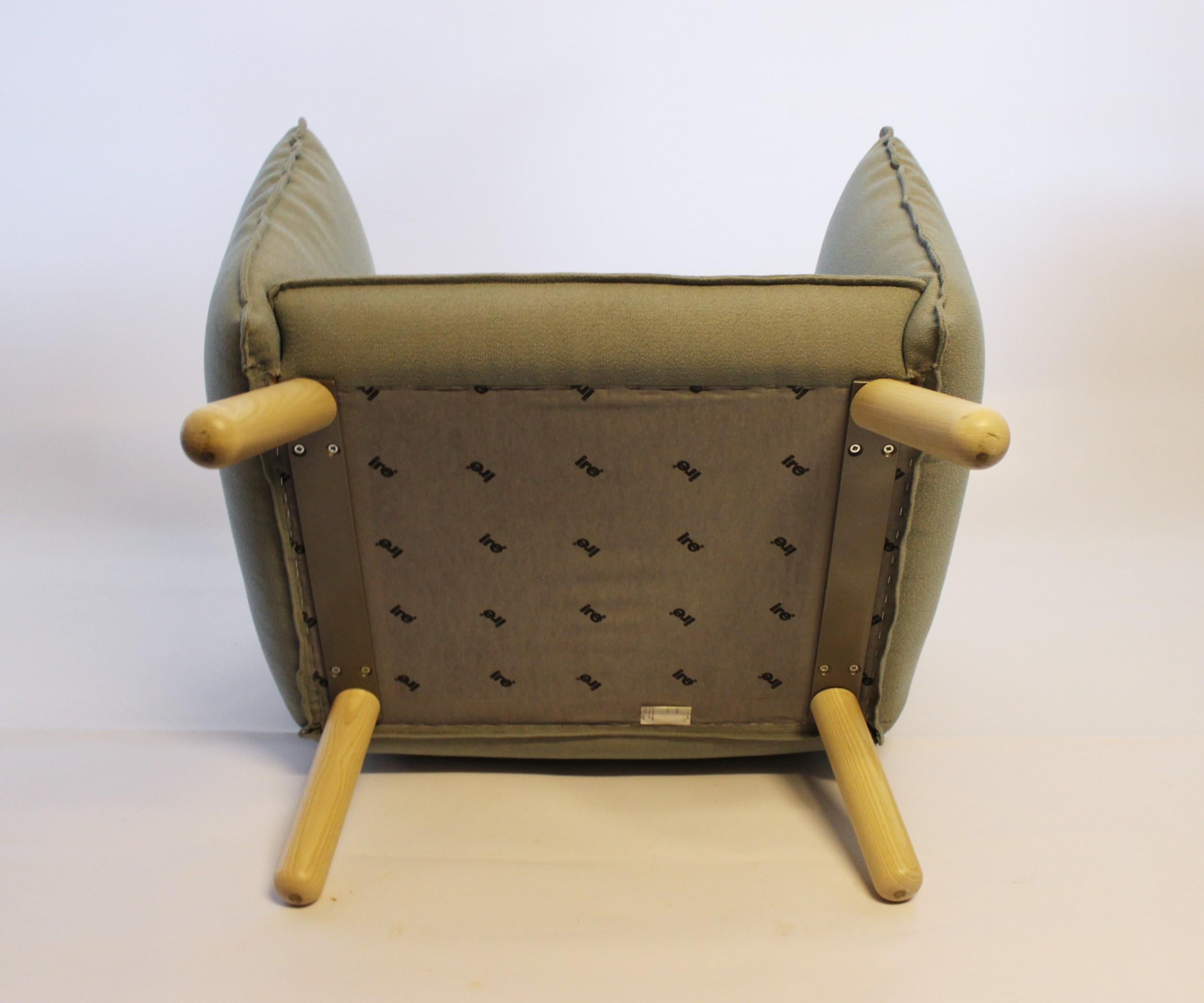 Dormi Lounge Chair with Grey Fabric by the Swedish Ire Furniture 3
