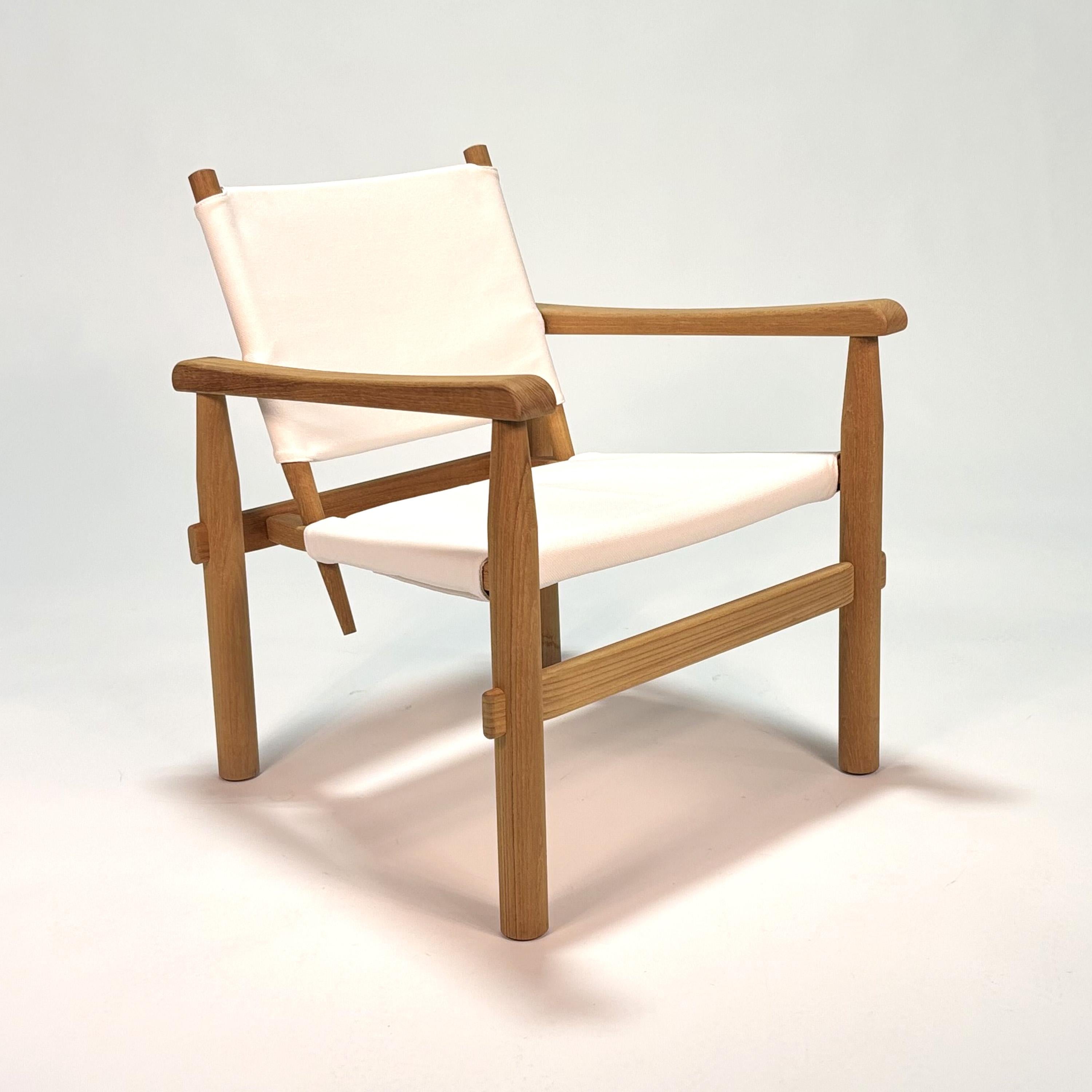 Doron Hotel Chair by Charlotte Perriand
1947 / 2022
Cassina

Edition No. 0323

Teak frame with white Egadi fabric from Cassina.