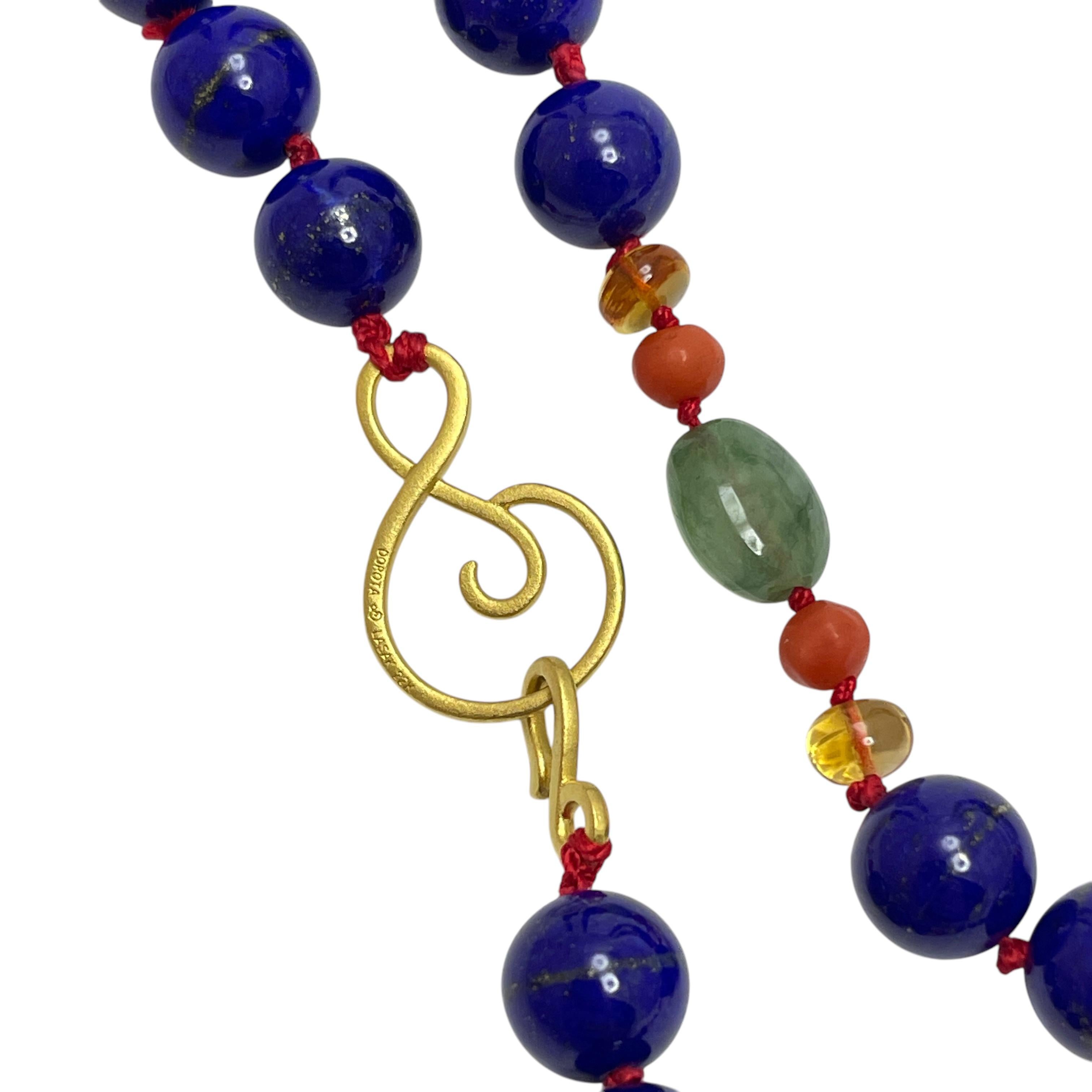Collana con perline in lapis e smeraldo in oro 22k

DETTAGLI

- Oro 22k

- perline di smeraldo

- perline di corallo

- perline di lapis

- perline di citrino

-  Dorota LASAK 22k

- annodato a mano