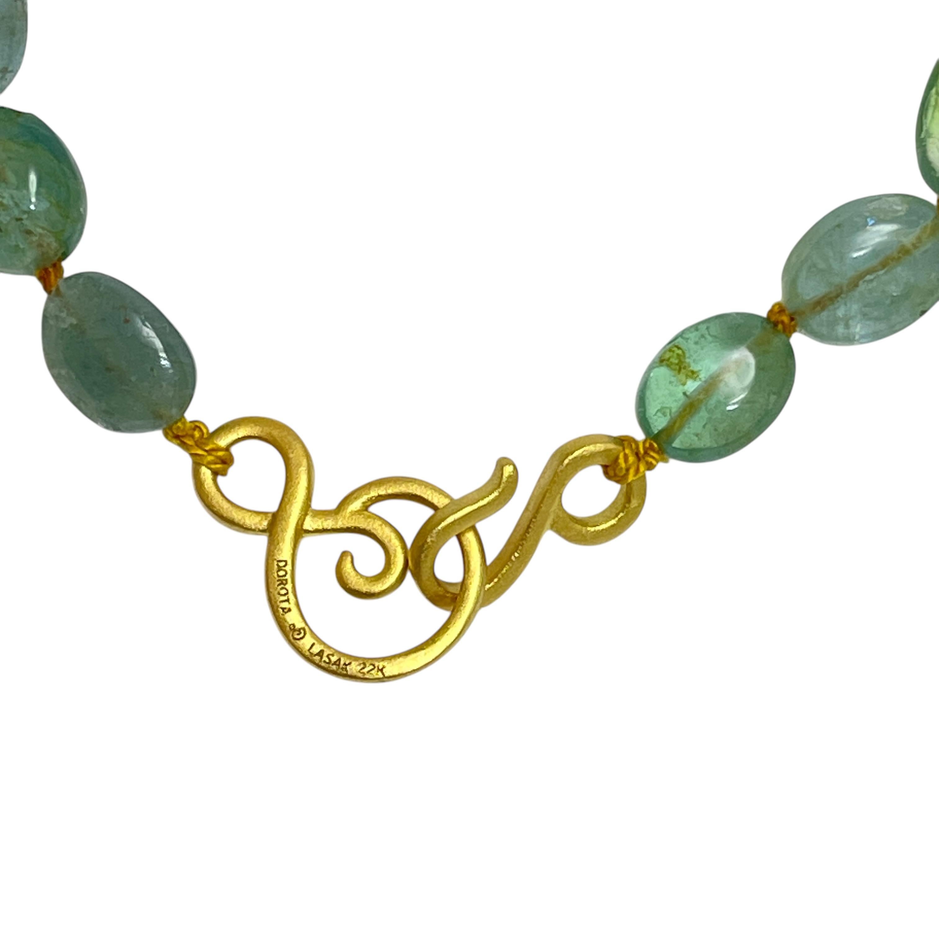 Collana di smeraldi in oro 22k

DETTAGLI

- Chiusura in oro 22k

- perline di smeraldo

- annodato a mano

- Dorota LASAK 22k



