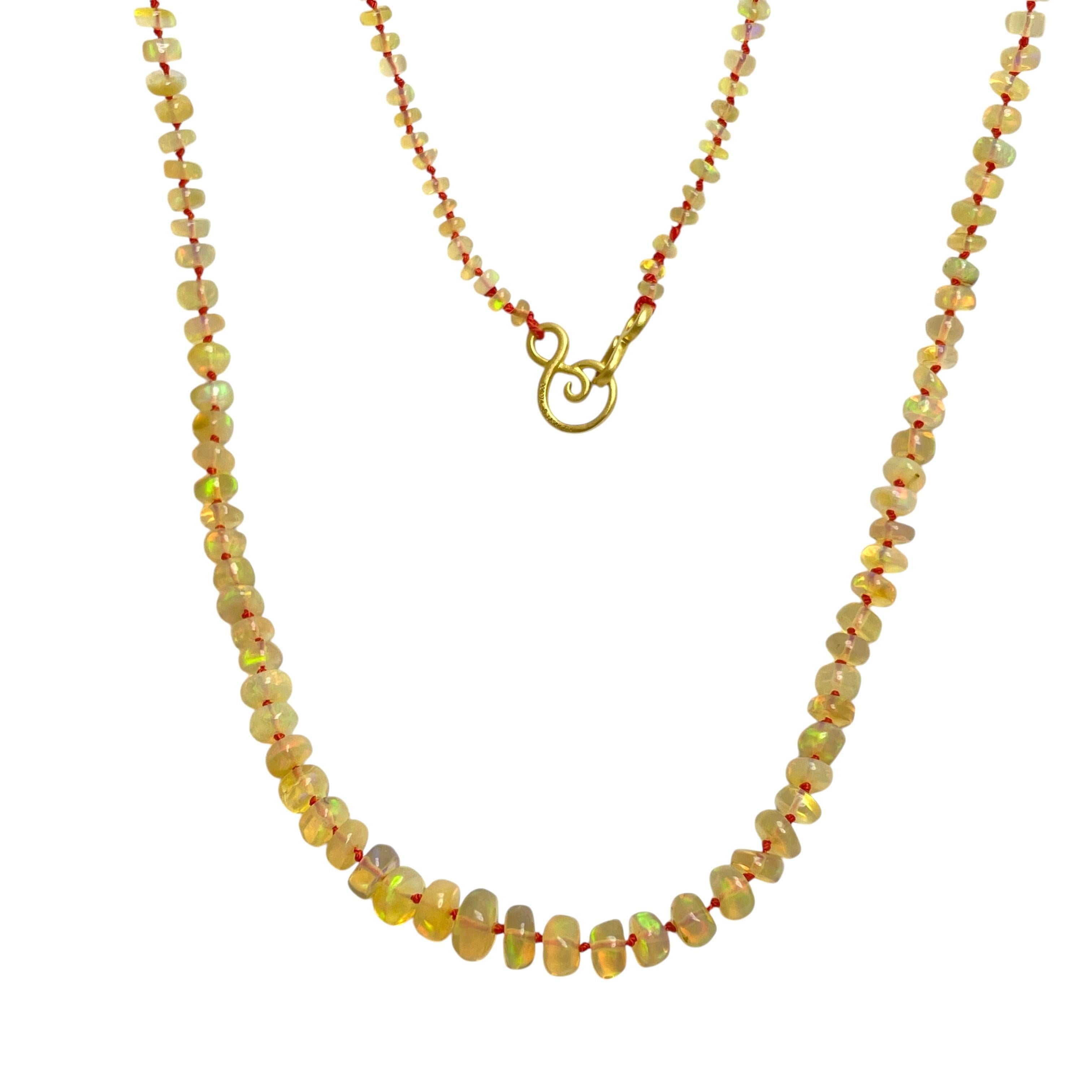 Collana di perline in oro 22k con opale

DETTAGLI

- Chiusura in oro 22k

- perline di opale di fuoco

- annodato a mano

- Dorota LASAK 22k



