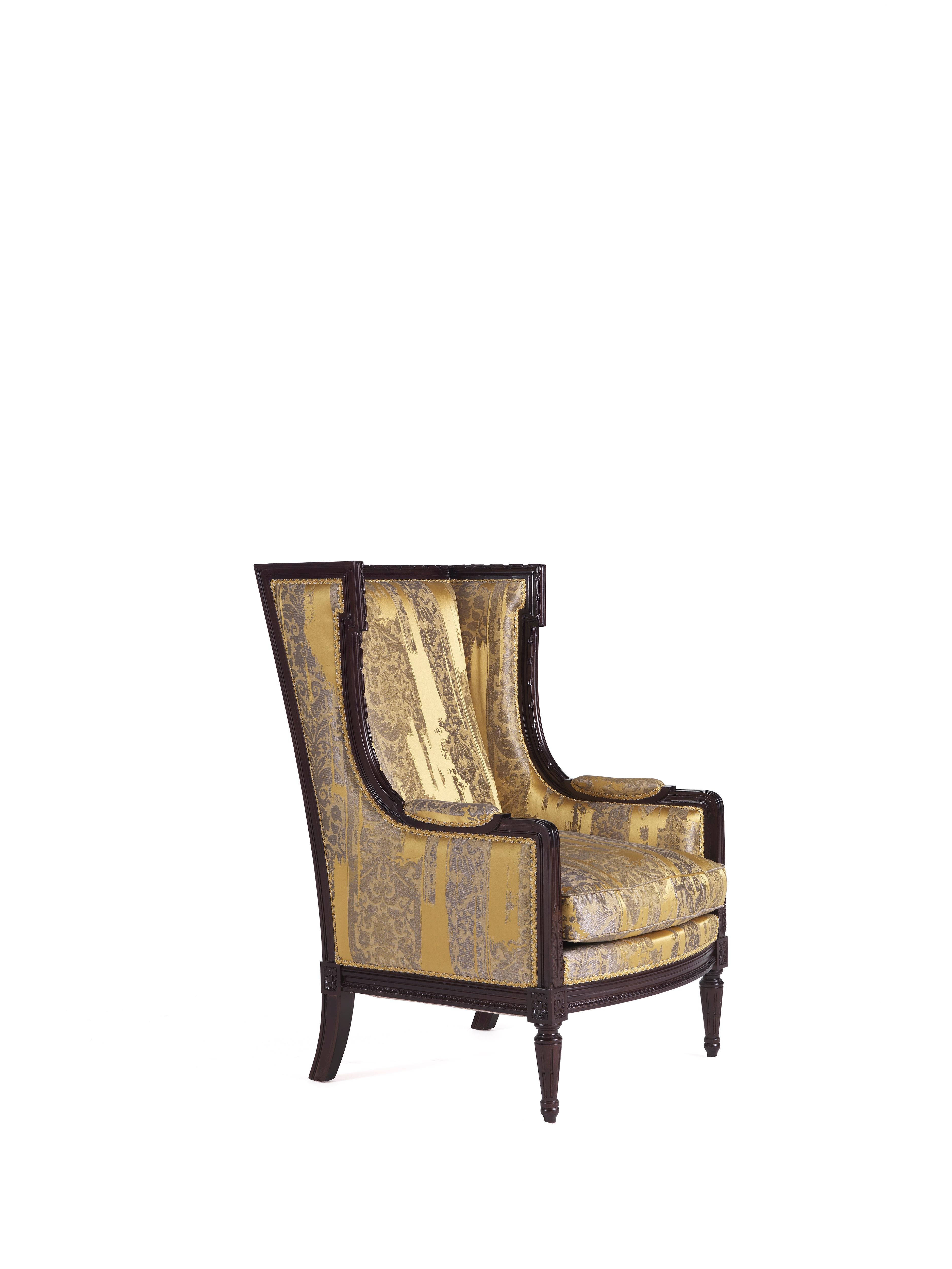 Dorotea is a classic armchair that can also be used as accent piece in a contemporary or modern interior thanks to the peculiar pairing of the elegant fabric (3175/007) contrasting with the carved frame in ebony color finish (CE01). Standard