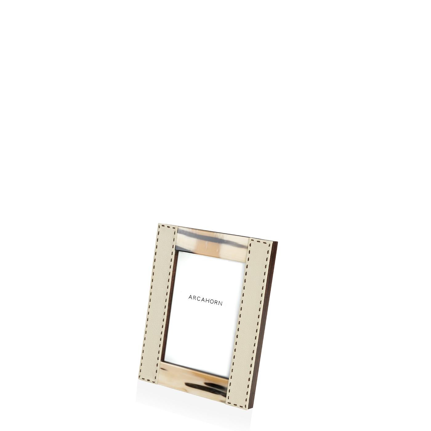 Lacquered Dorotea Picture Frame in Pebbled Leather & Corno Italiano, Mod. 4460 For Sale