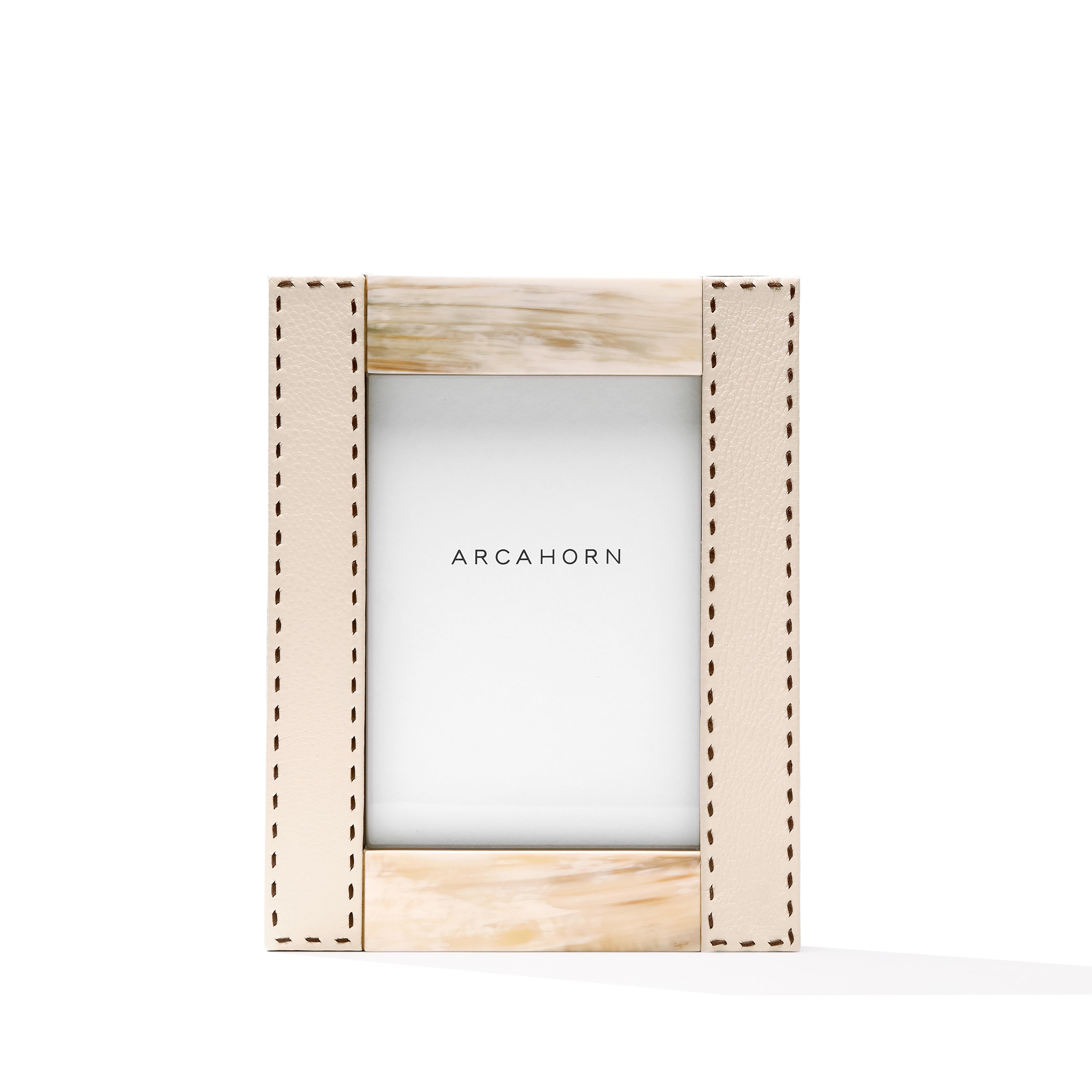 Wood Dorotea Picture Frame in Pebbled Leather & Corno Italiano, Mod. 4460 For Sale