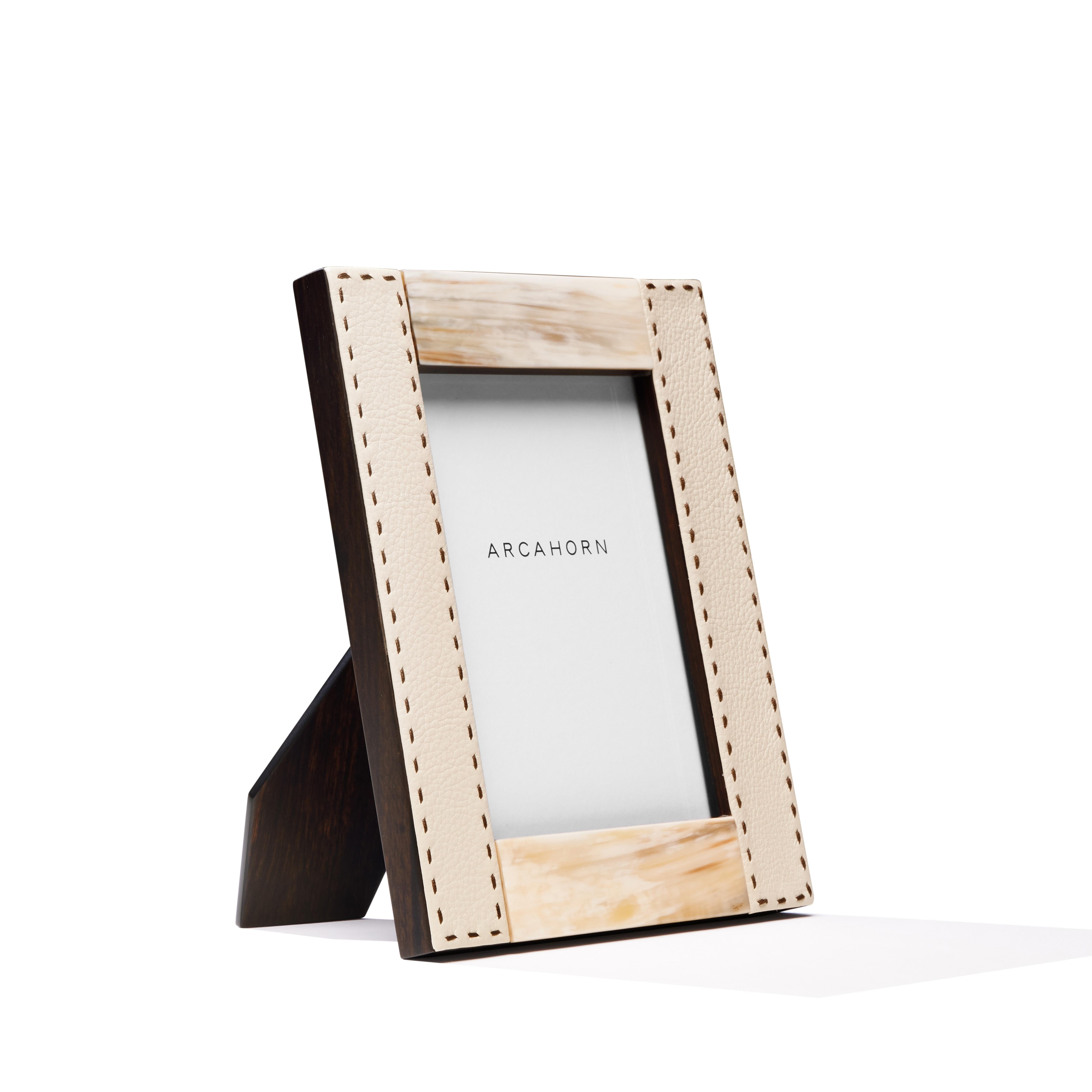 Dorotea Picture Frame in Pebbled Leather & Corno Italiano, Mod. 4460 For Sale 1