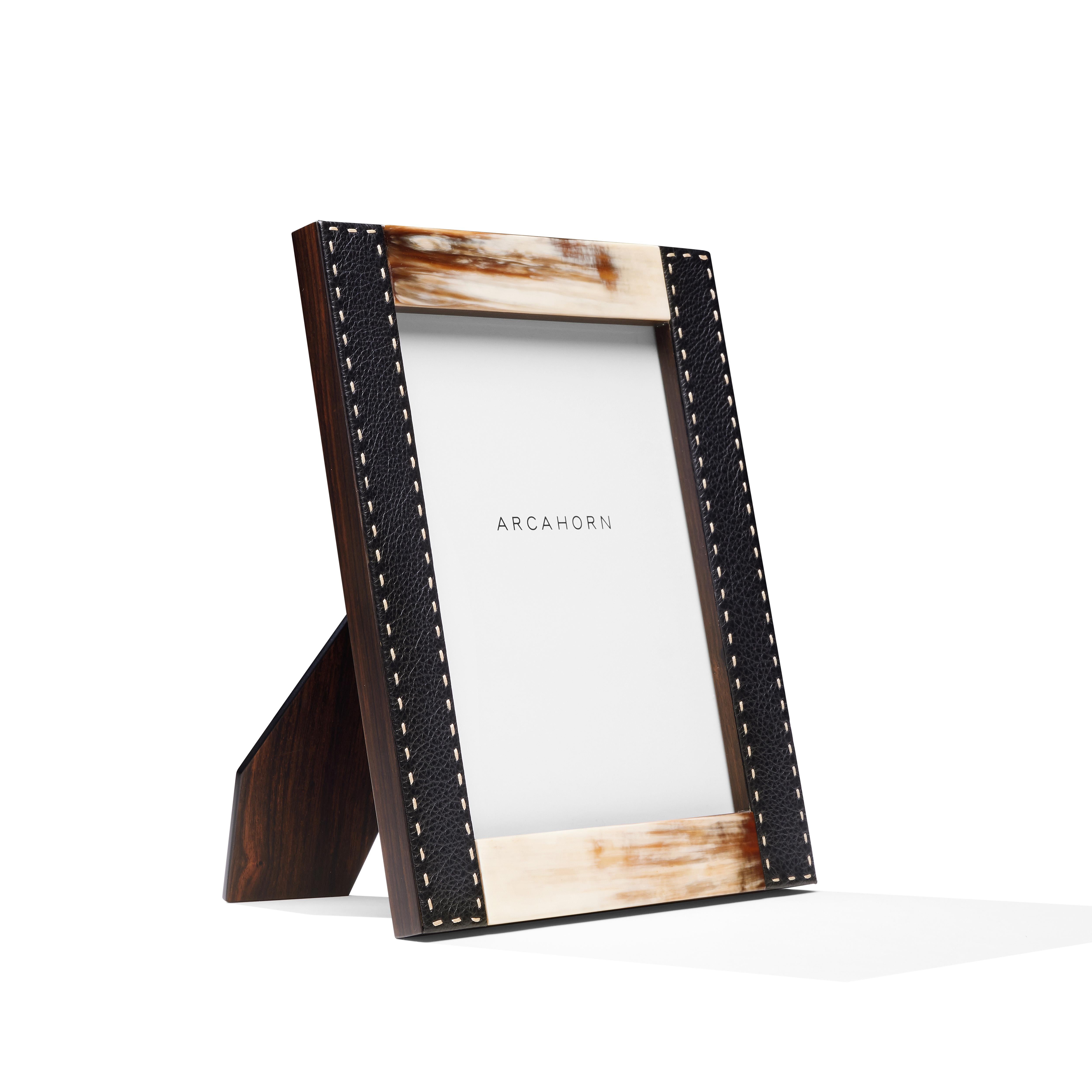 Hammered Dorotea Picture Frame in Pebbled Leather & Corno Italiano, Mod. 4463 For Sale