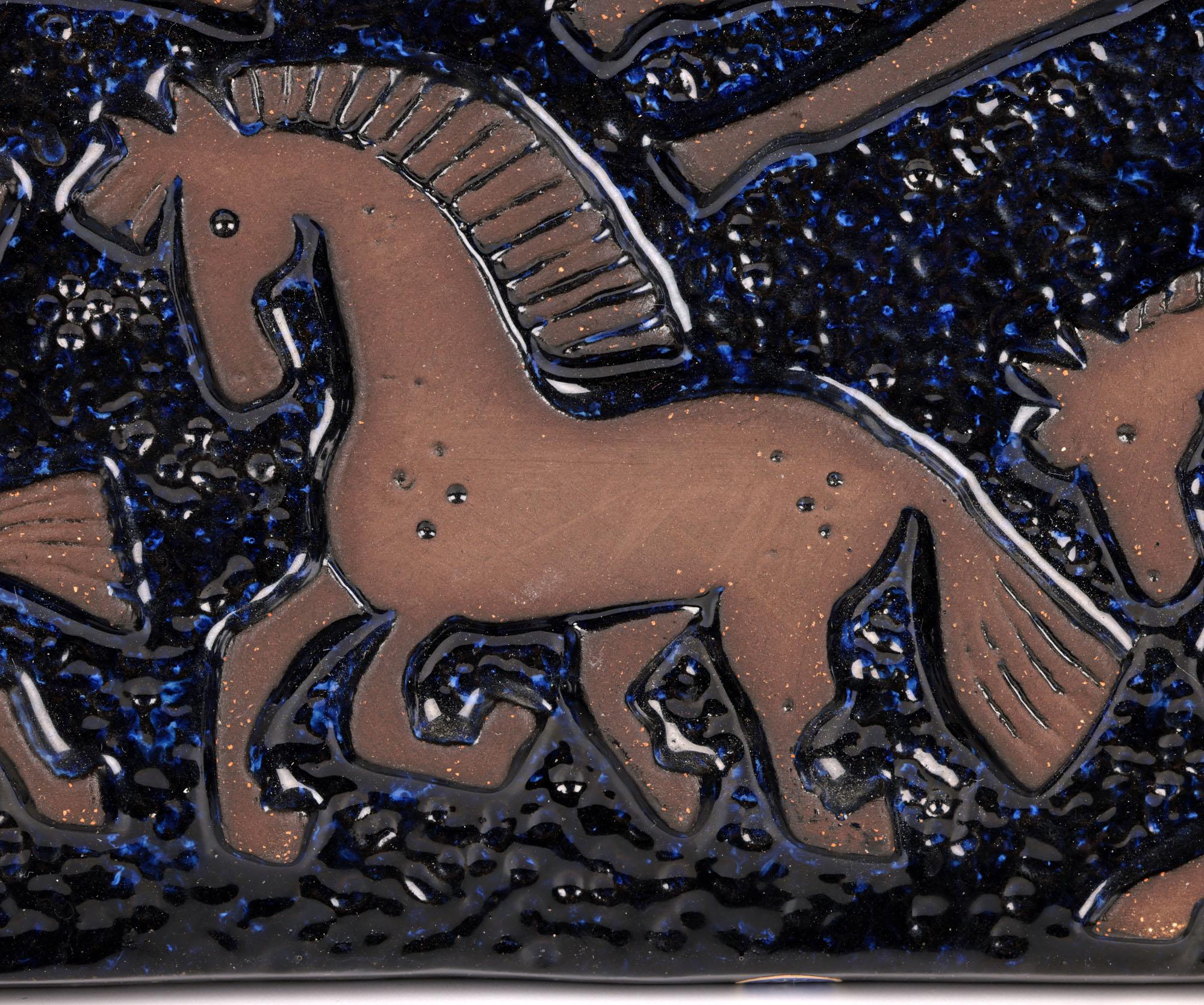 Plaque murale suédoise Upsala-Ekeby chevaux Dorothy Clough  en vente 1
